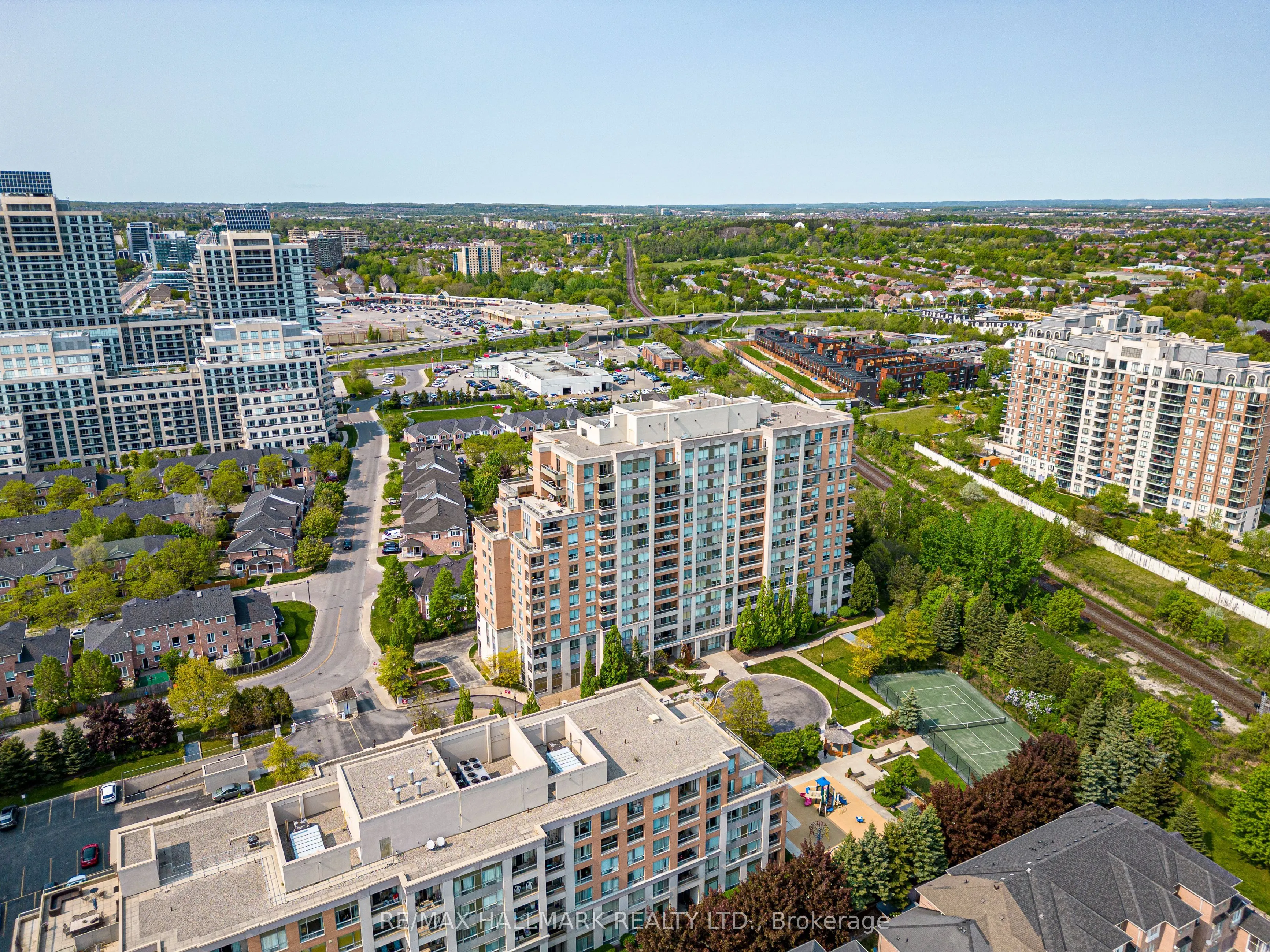 29 Northern Hts Drive N, #615