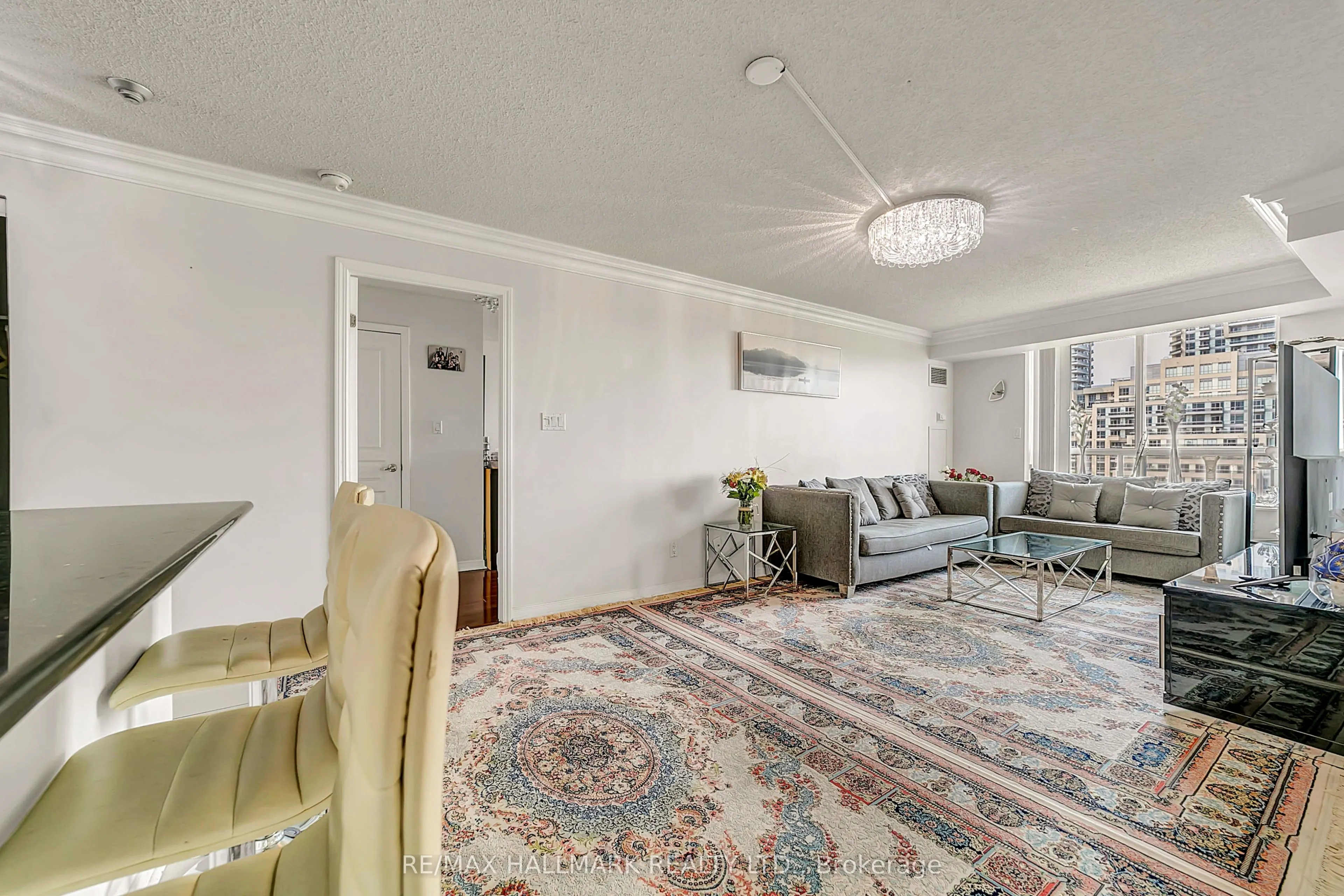 29 Northern Hts Drive N, #615