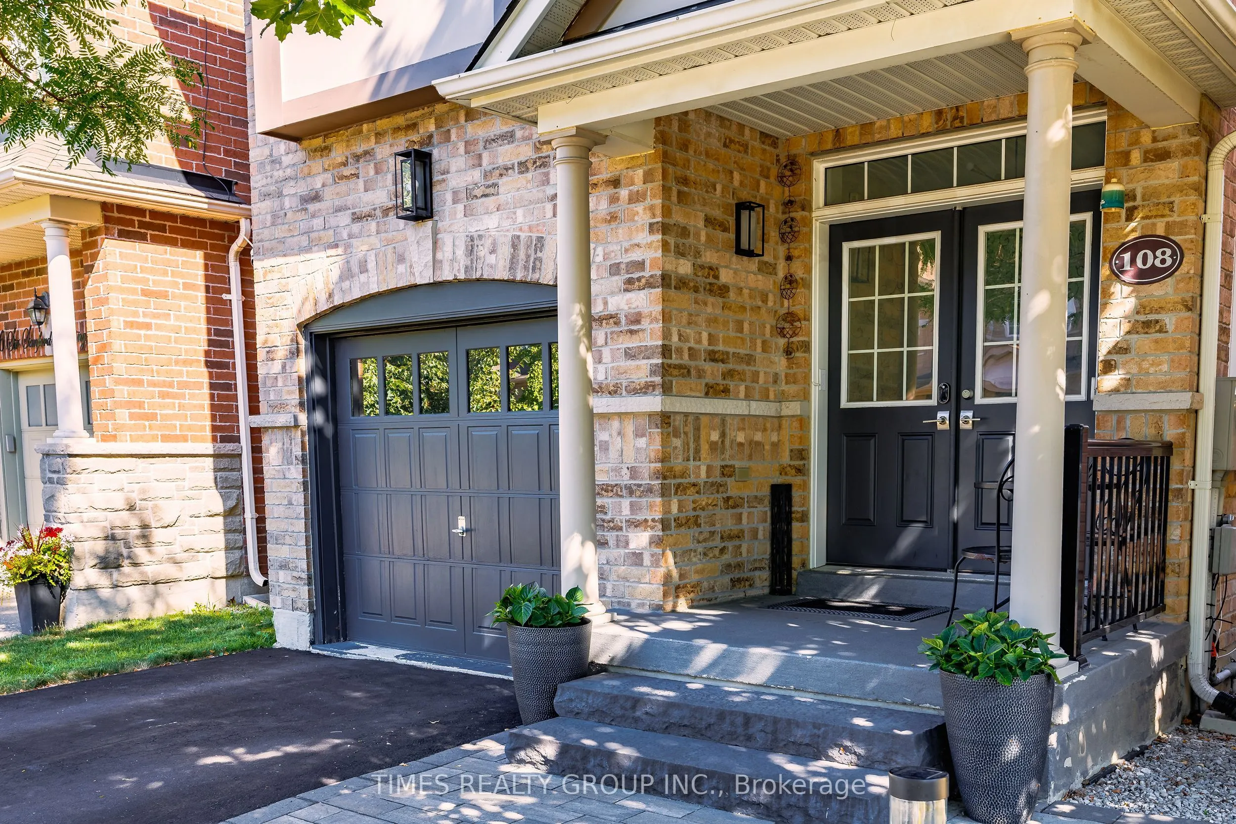 108 Sir Sanford Fleming Way