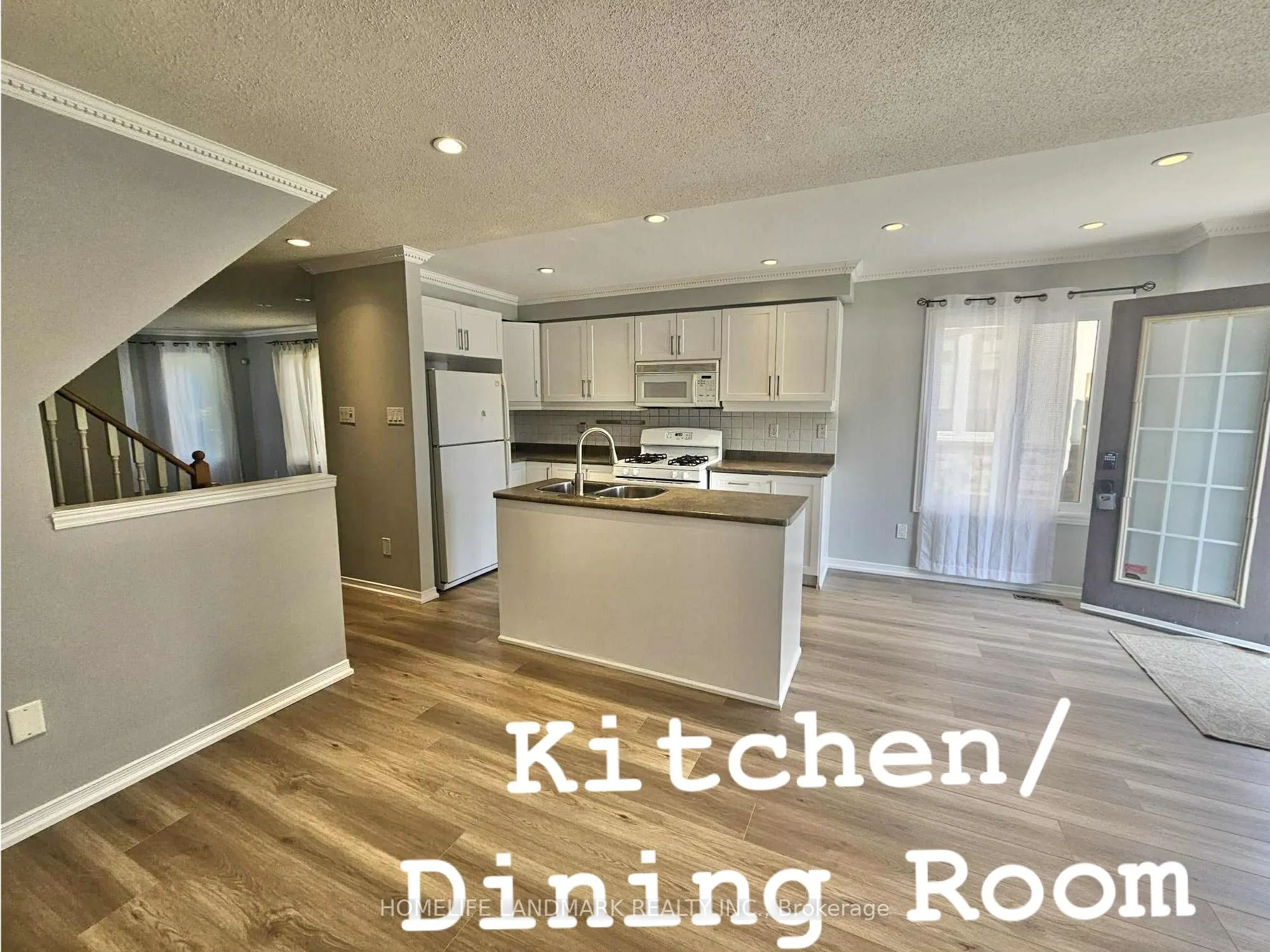 9083 Yonge Street E