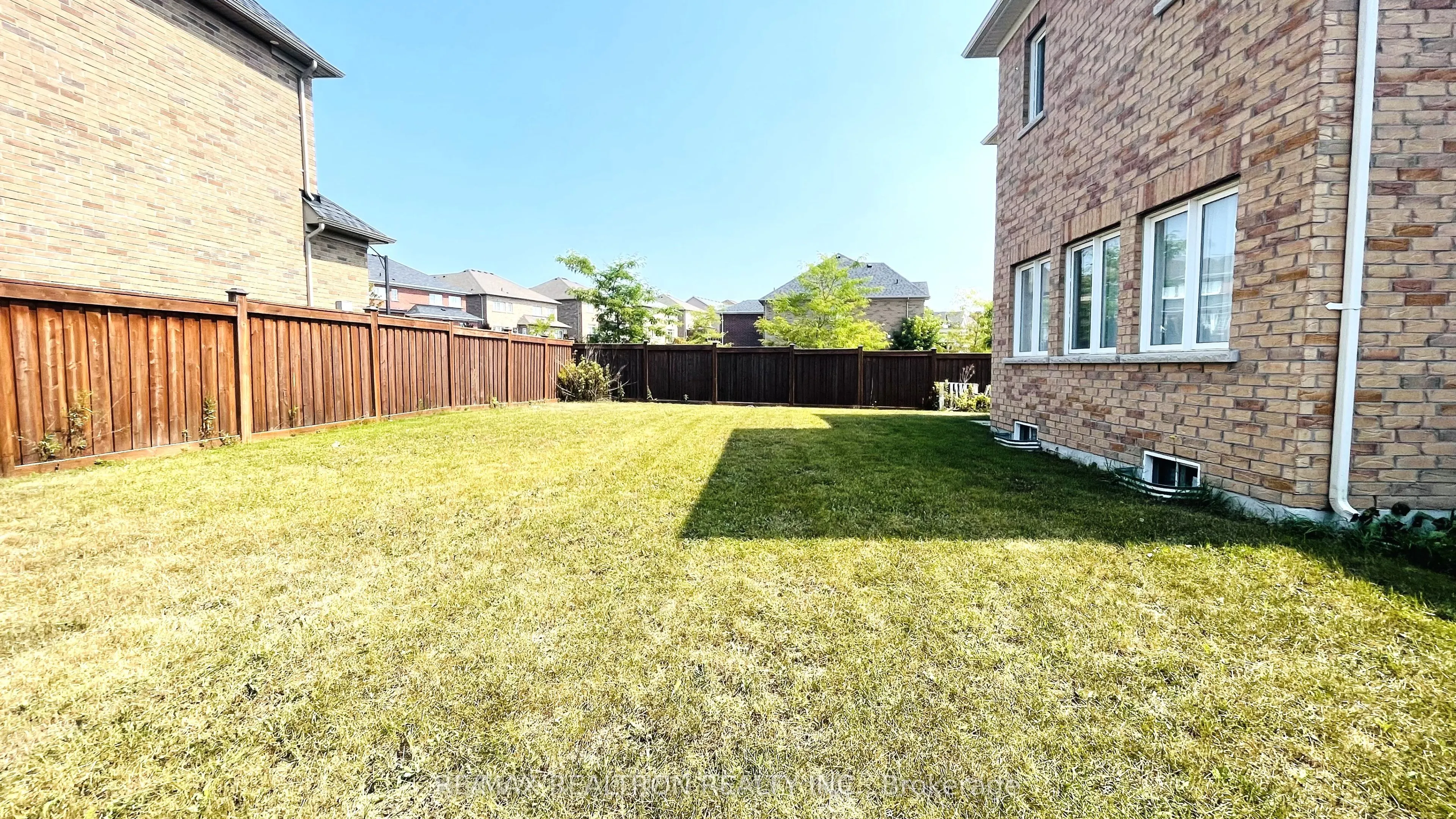 16 Vivian creek Road