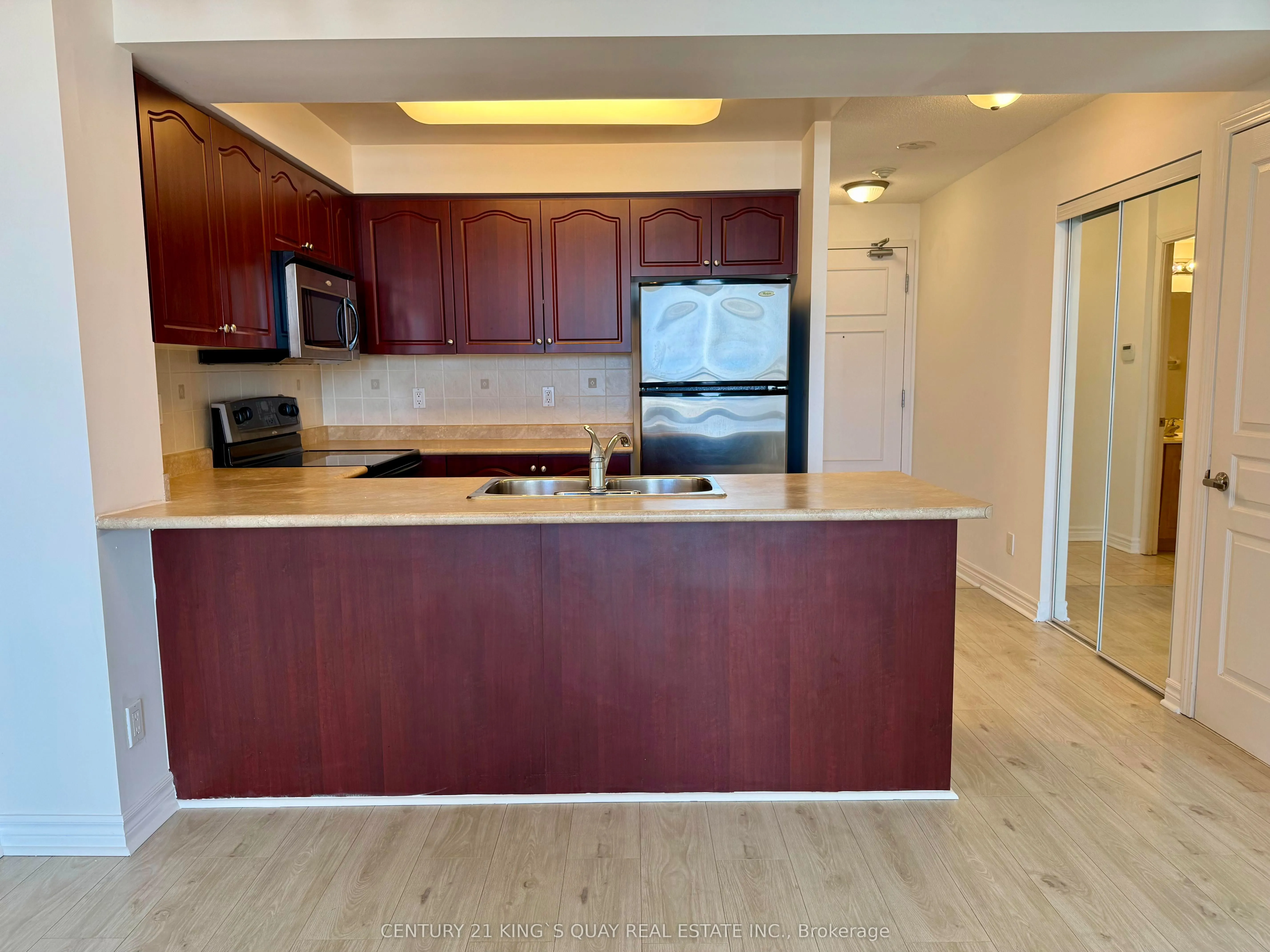 330 Red Maple Road, #1008