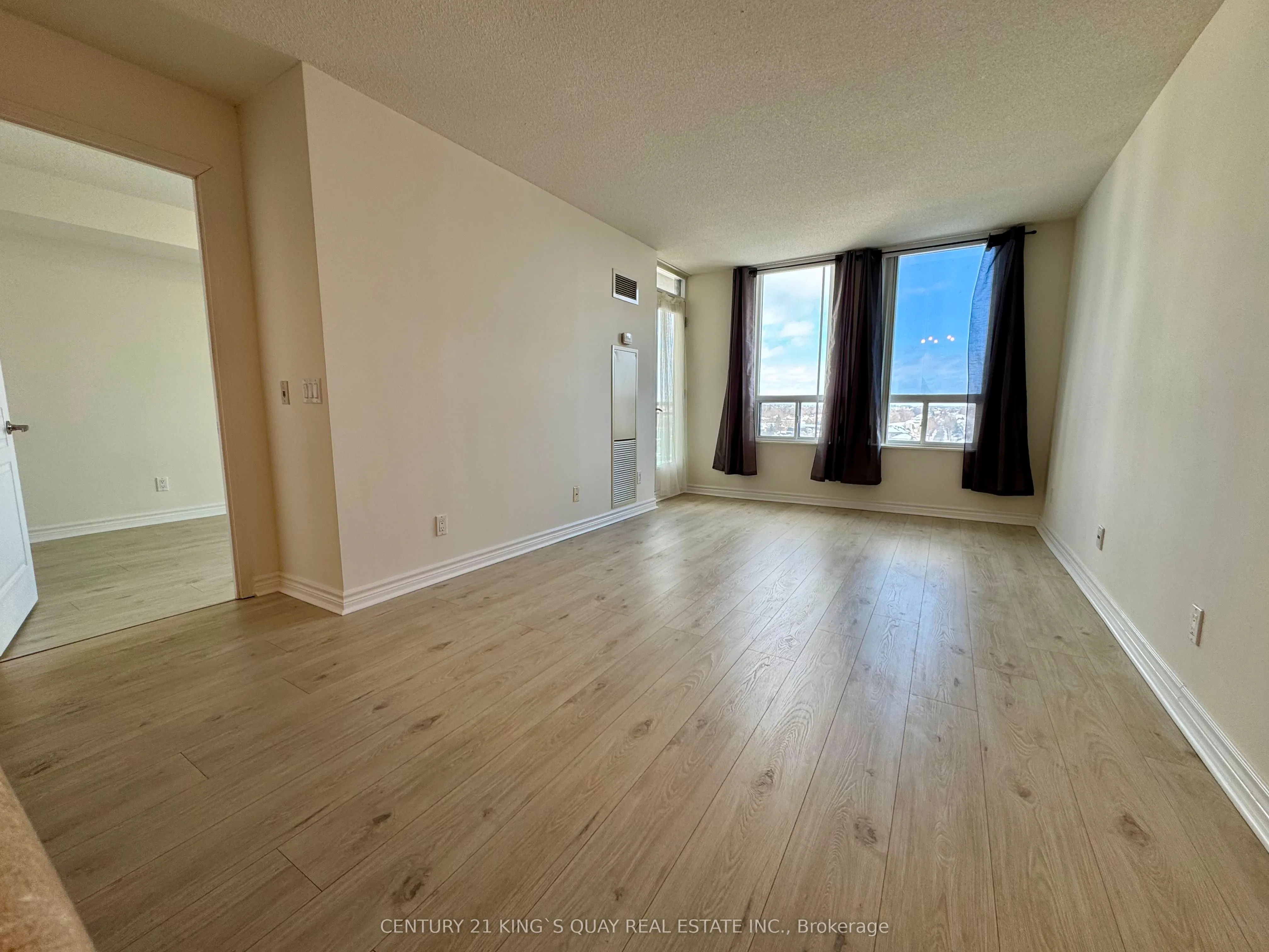 330 Red Maple Road, #1008