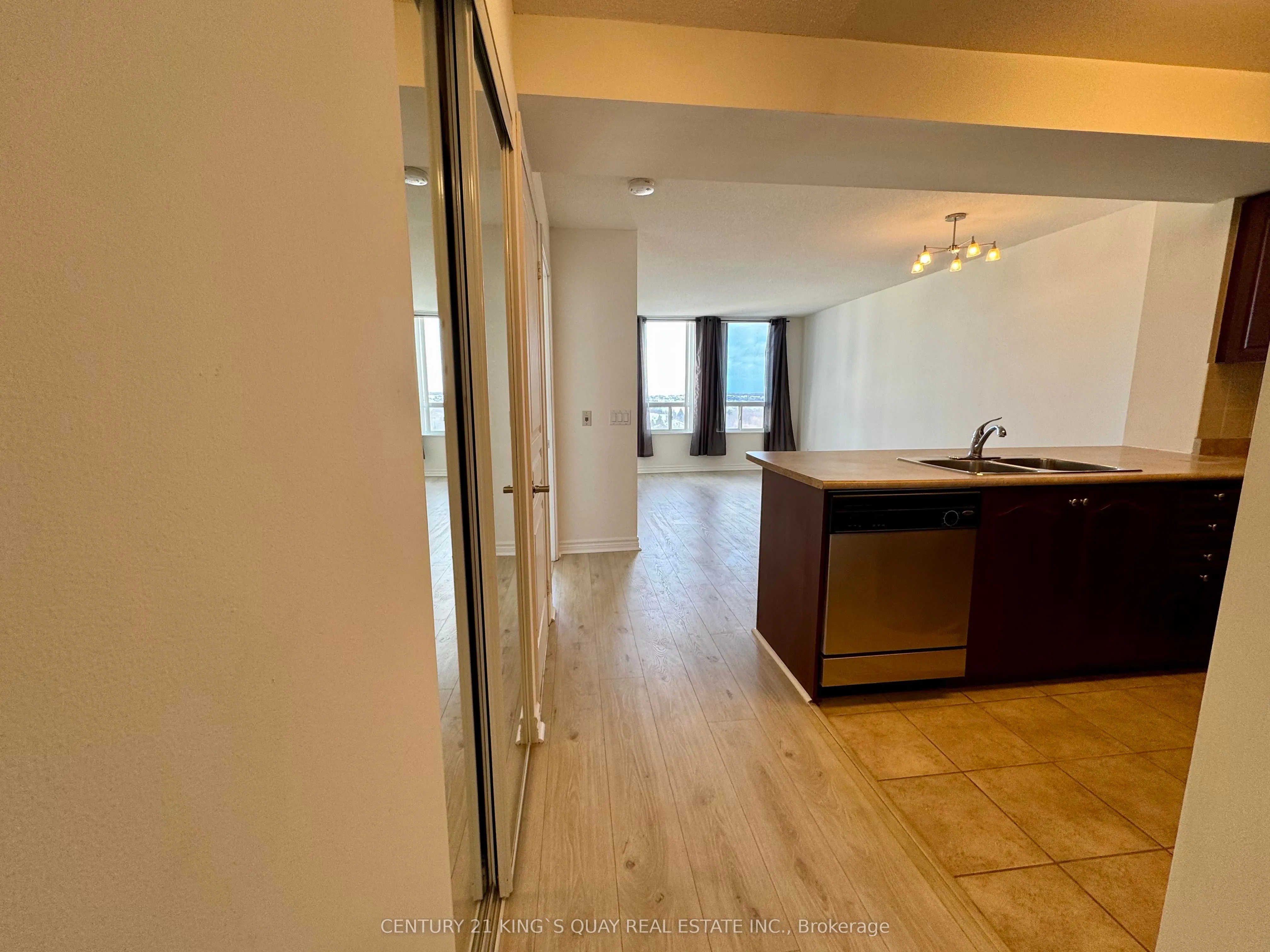 330 Red Maple Road, #1008