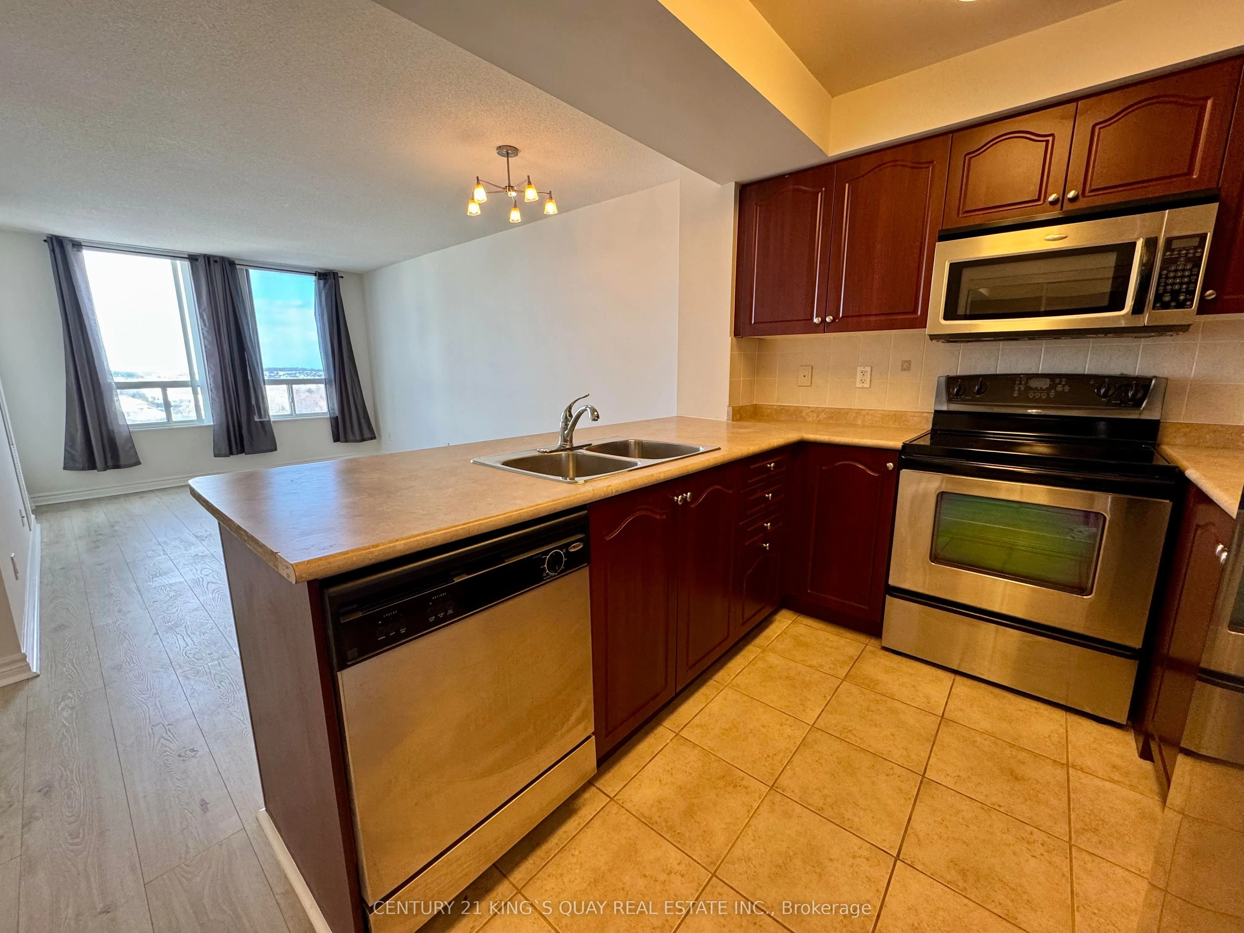 330 Red Maple Road, #1008