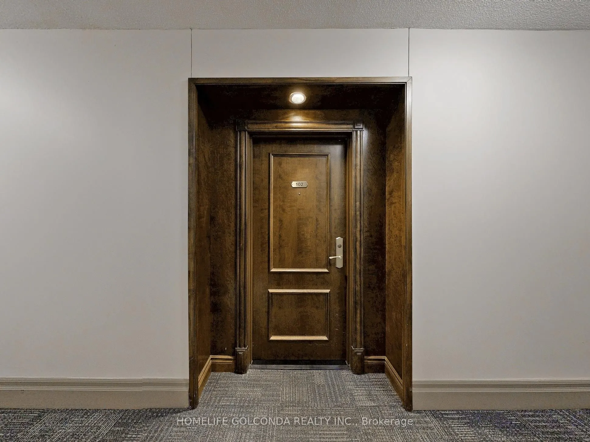 130 pond Drive, #102