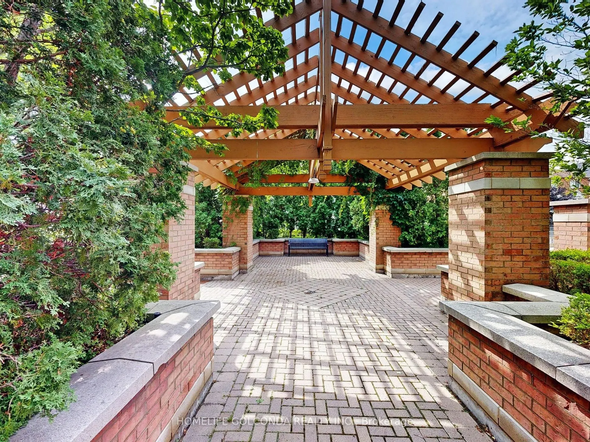 130 pond Drive, #102