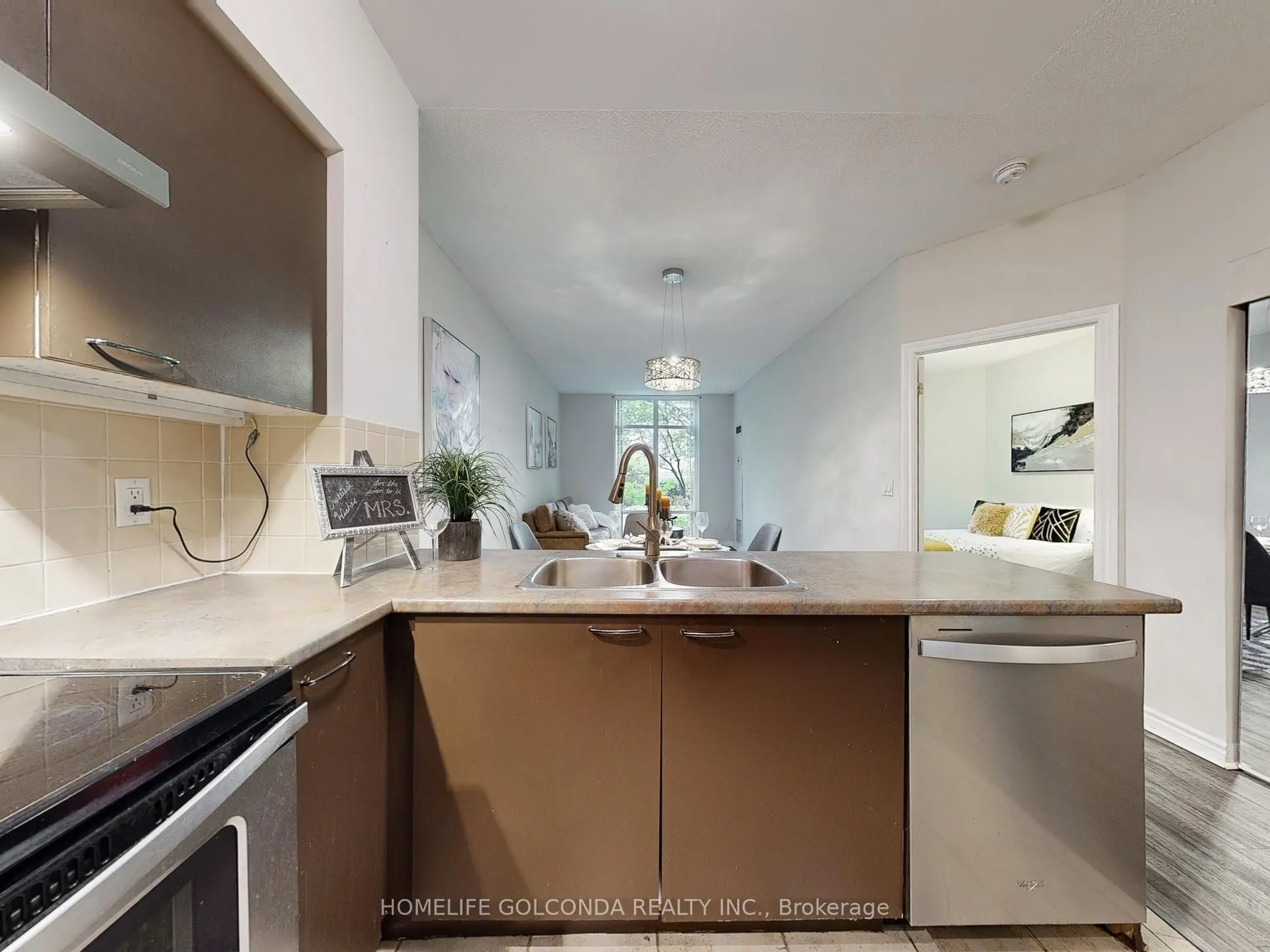 130 pond Drive, #102