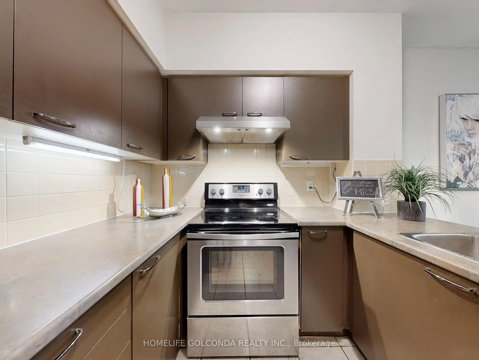130 pond Drive, #102