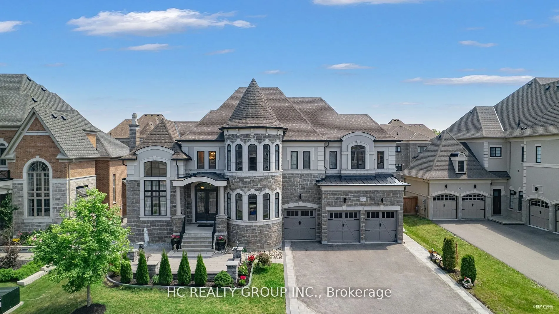 27 Sir Henry Court