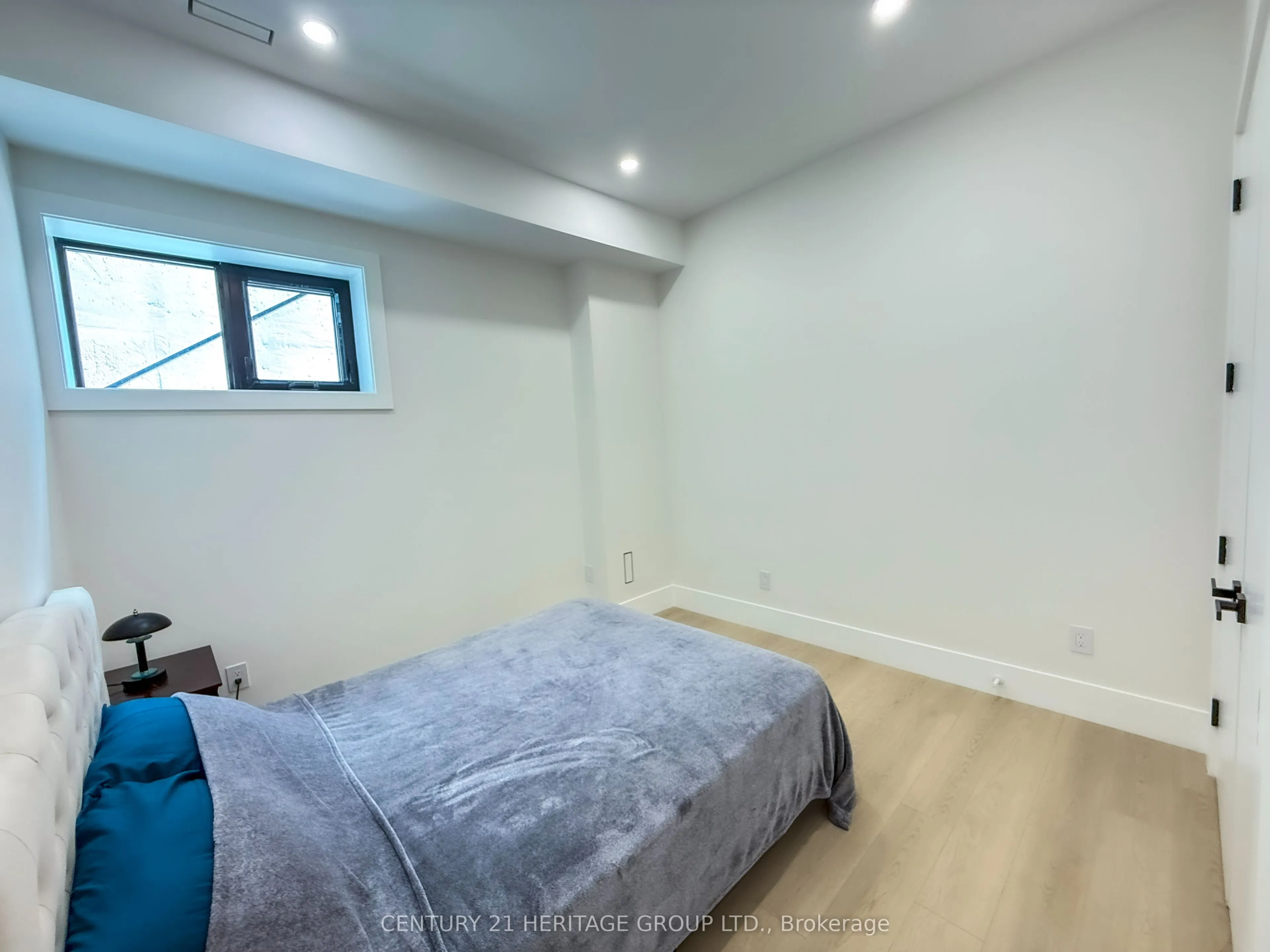 11 Knowles Crescent, #Unit #B