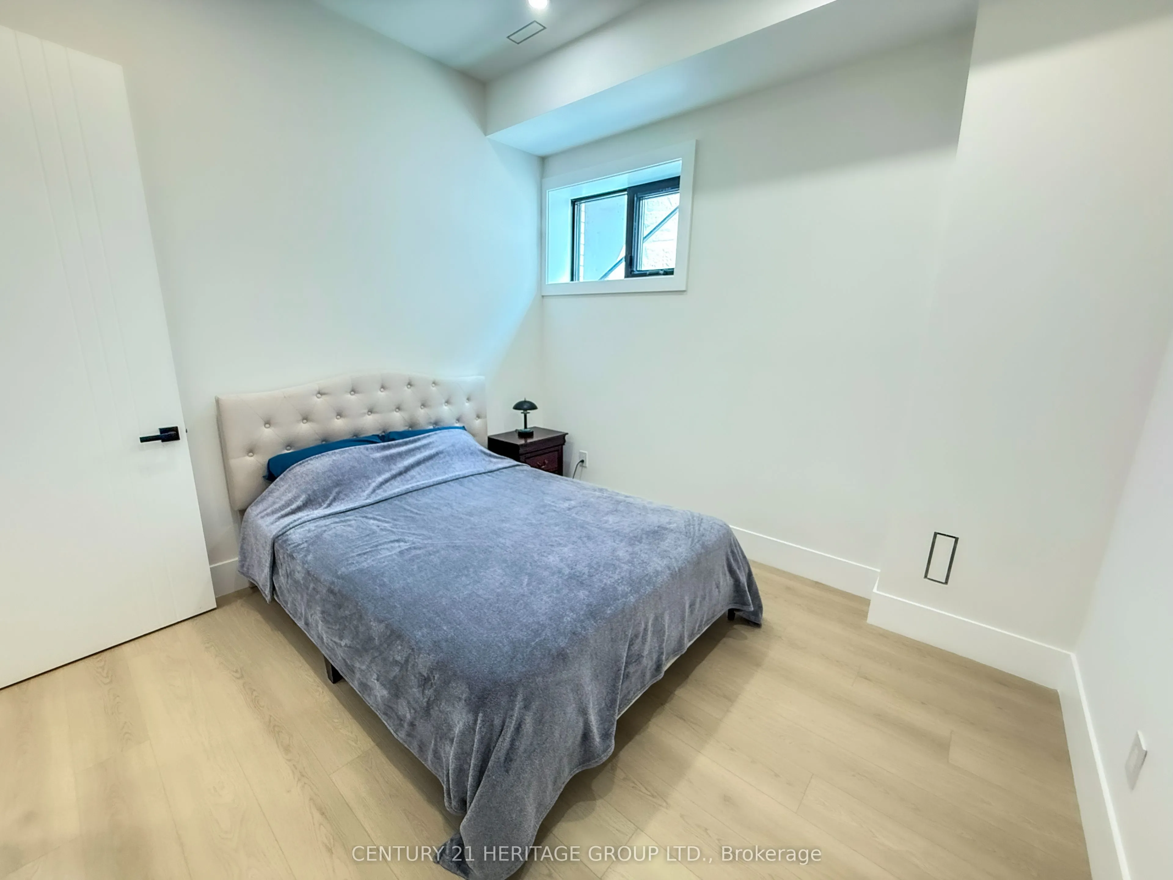 11 Knowles Crescent, #Unit #B