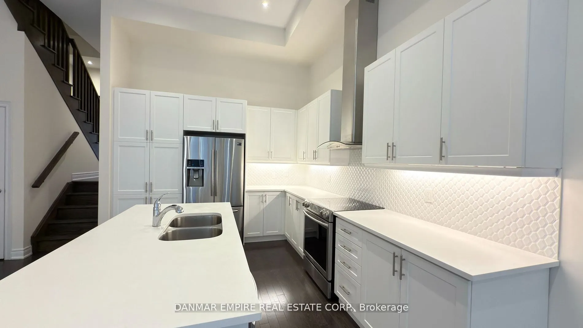 6 Hiawatha Court