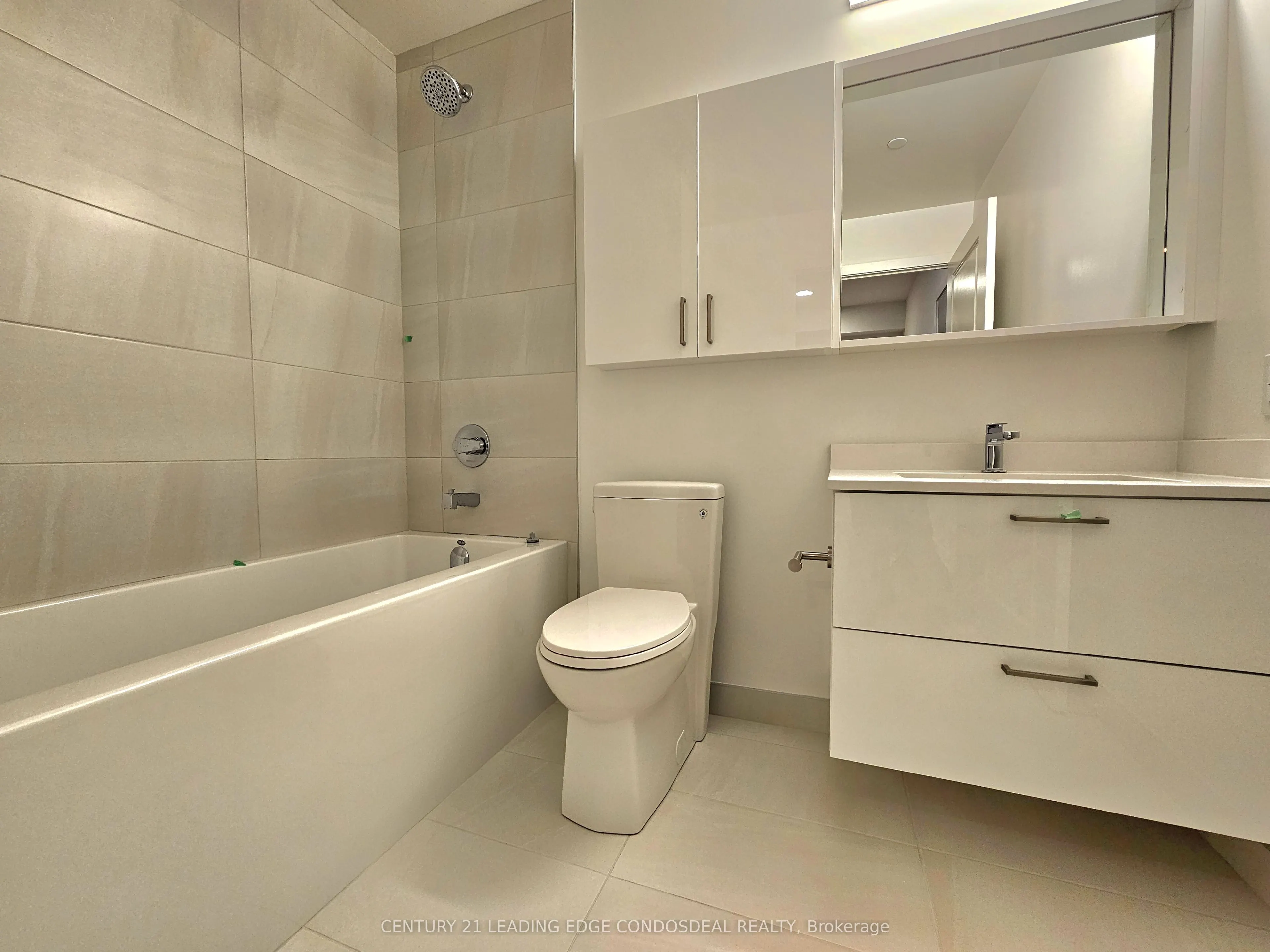 30 Upper Mall Way, #419