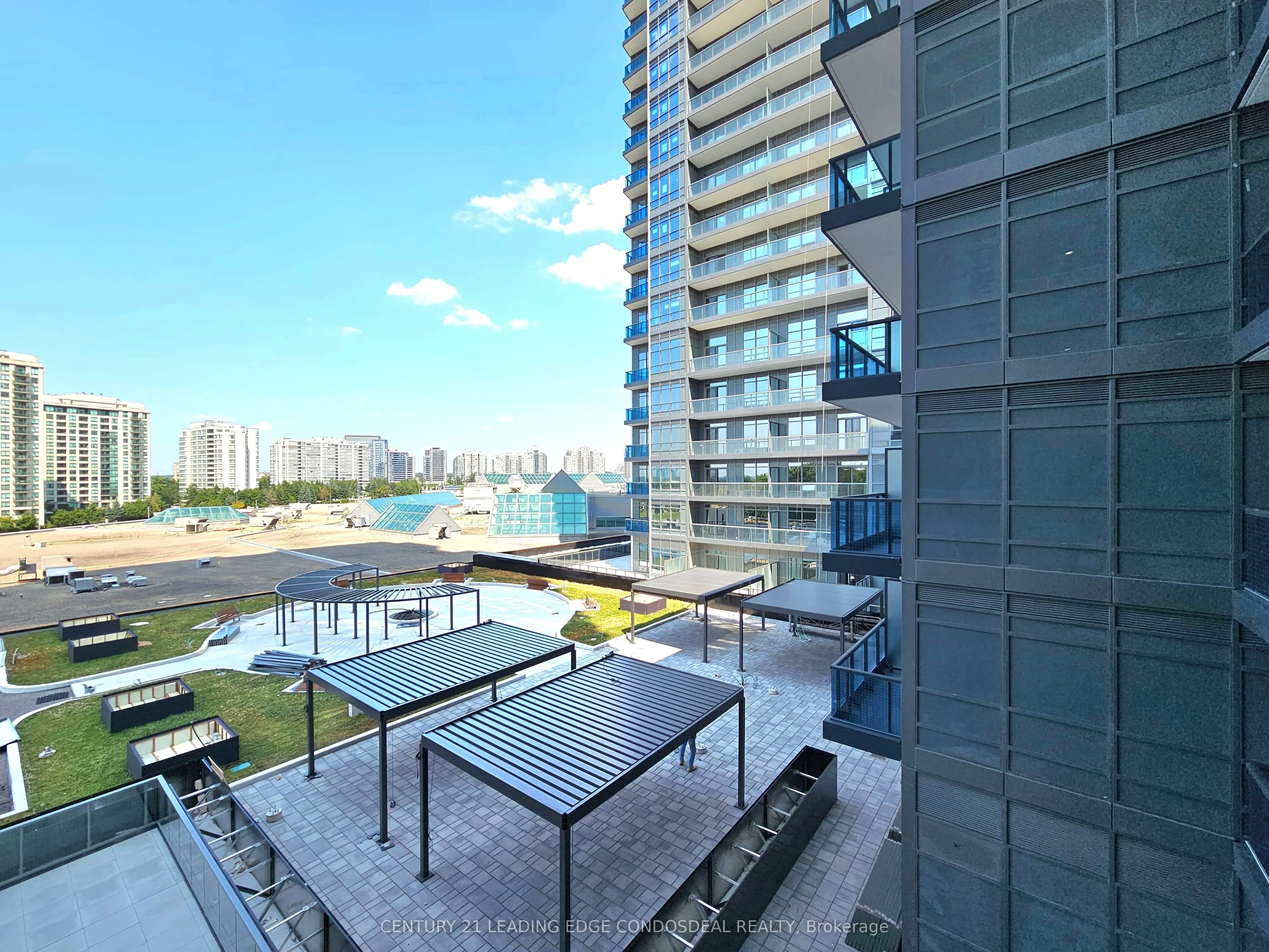 30 Upper Mall Way, #419