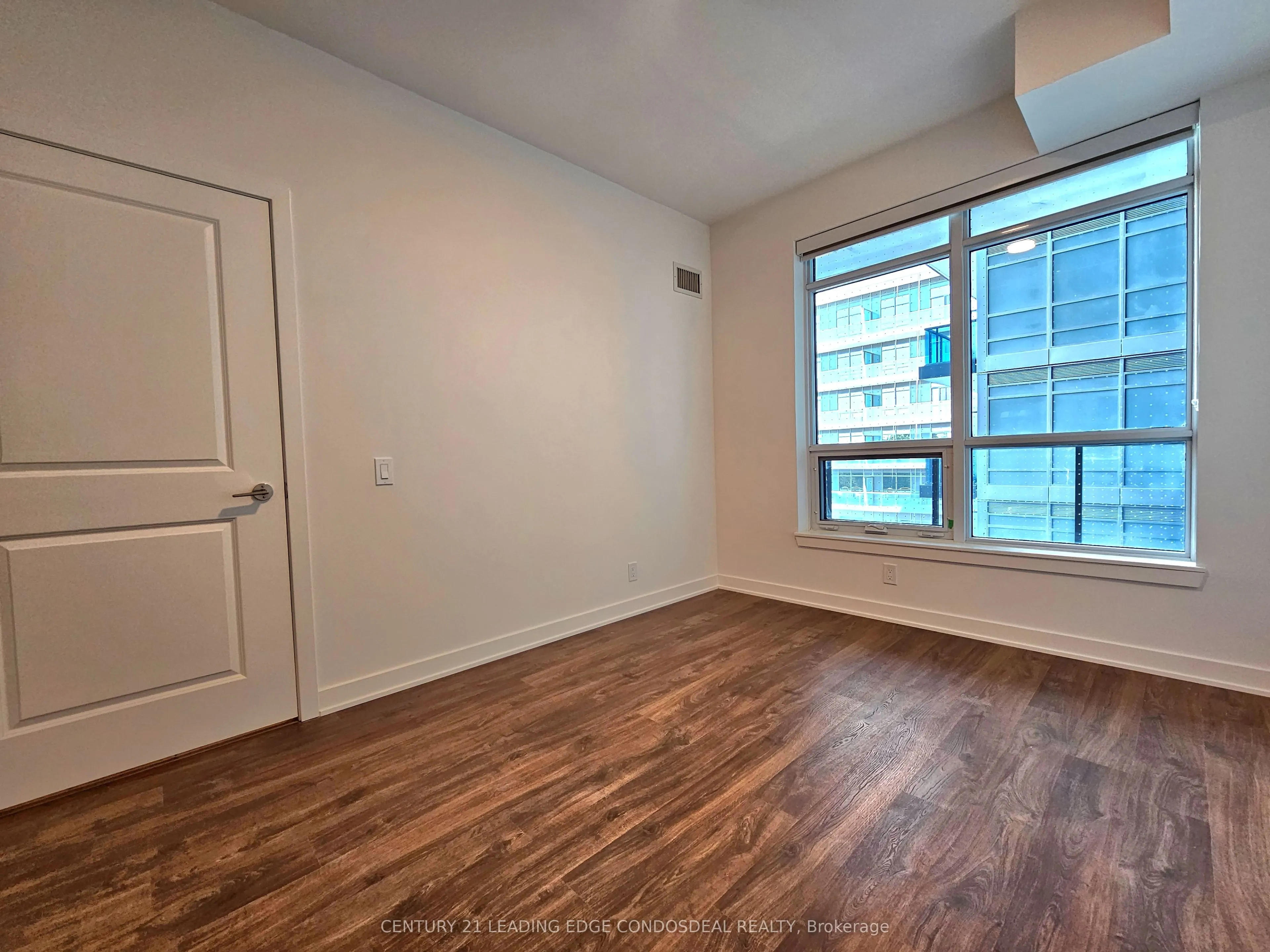 30 Upper Mall Way, #419