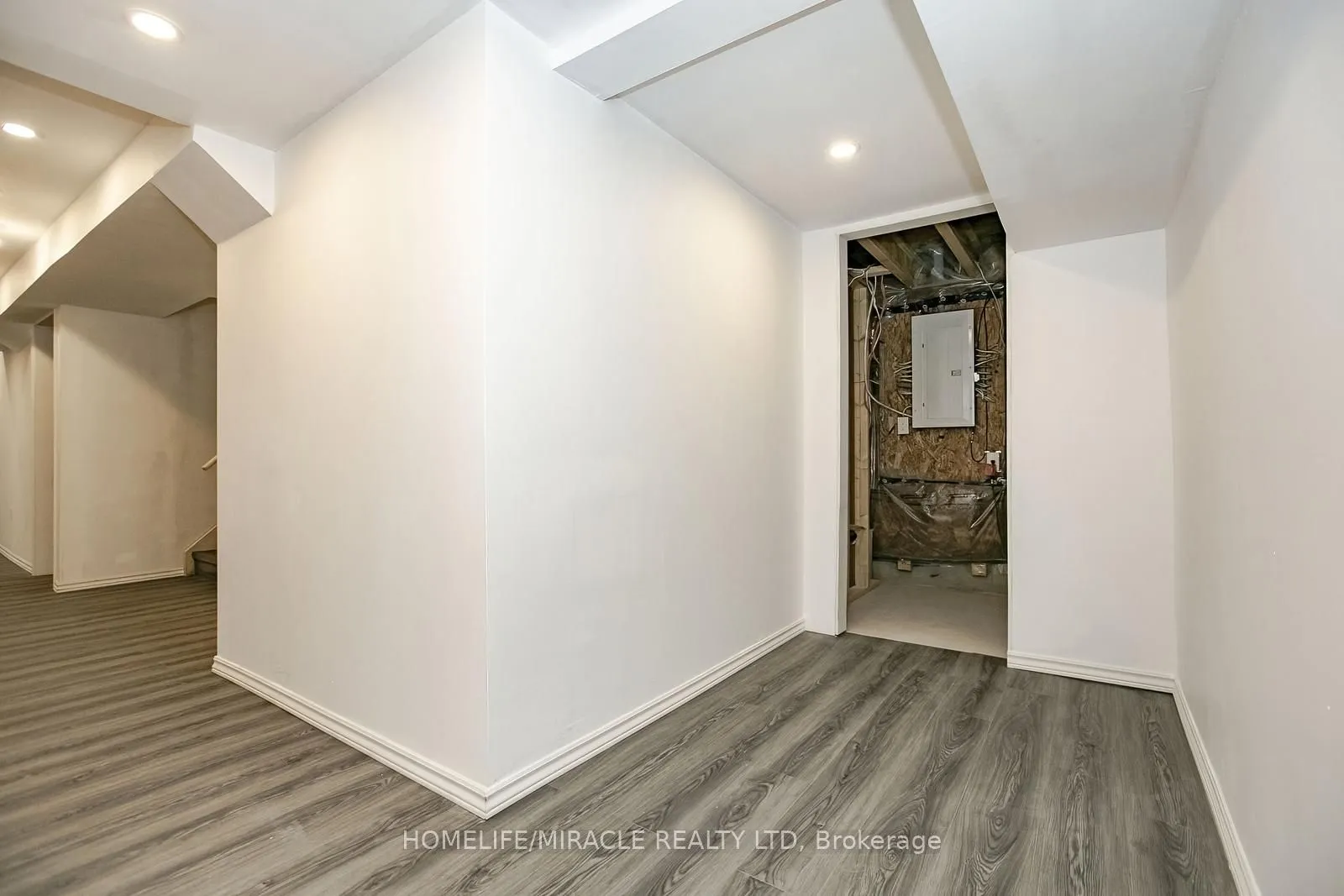 131 Kingsmere Crescent