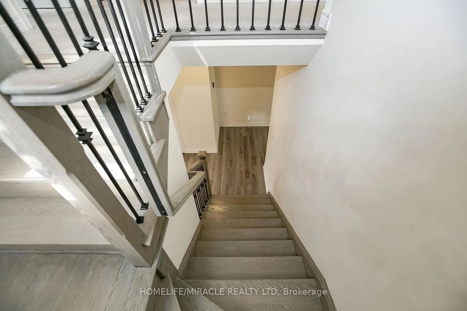 131 Kingsmere Crescent