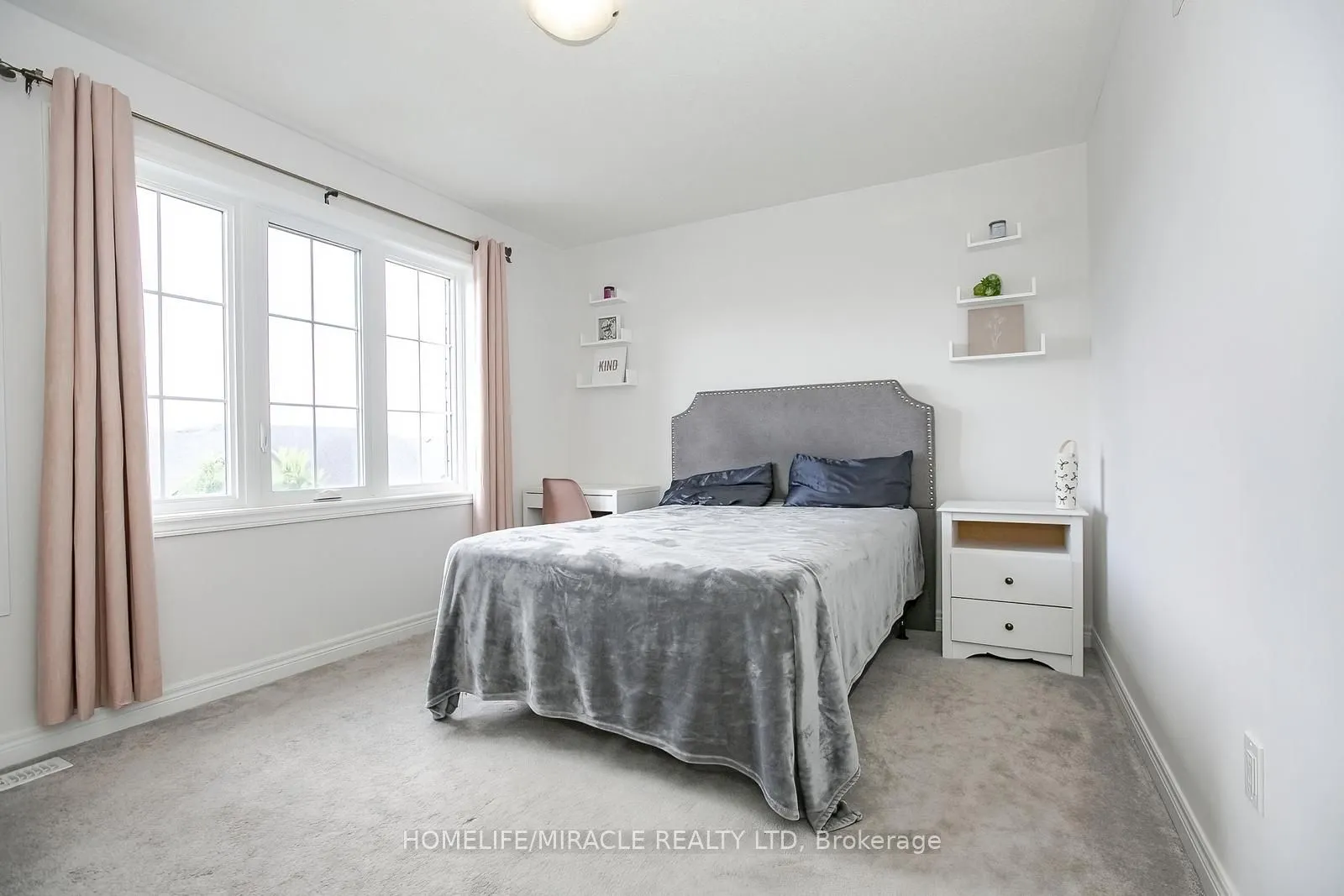 131 Kingsmere Crescent
