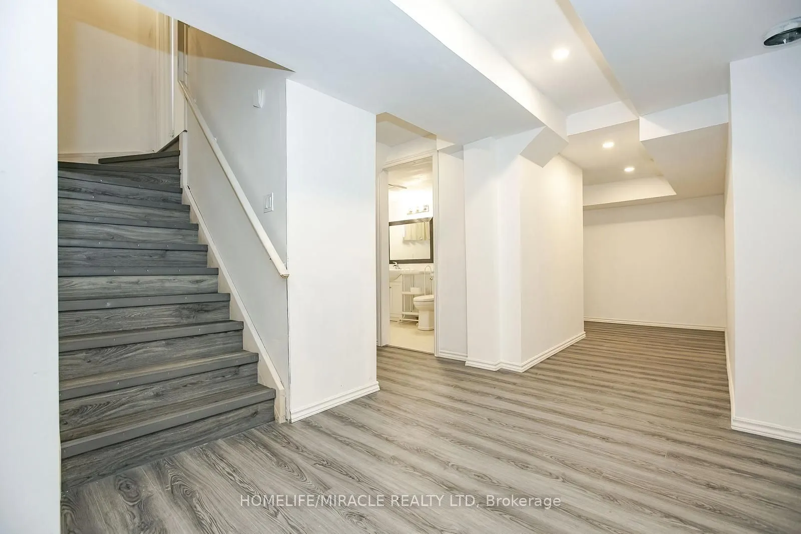131 Kingsmere Crescent