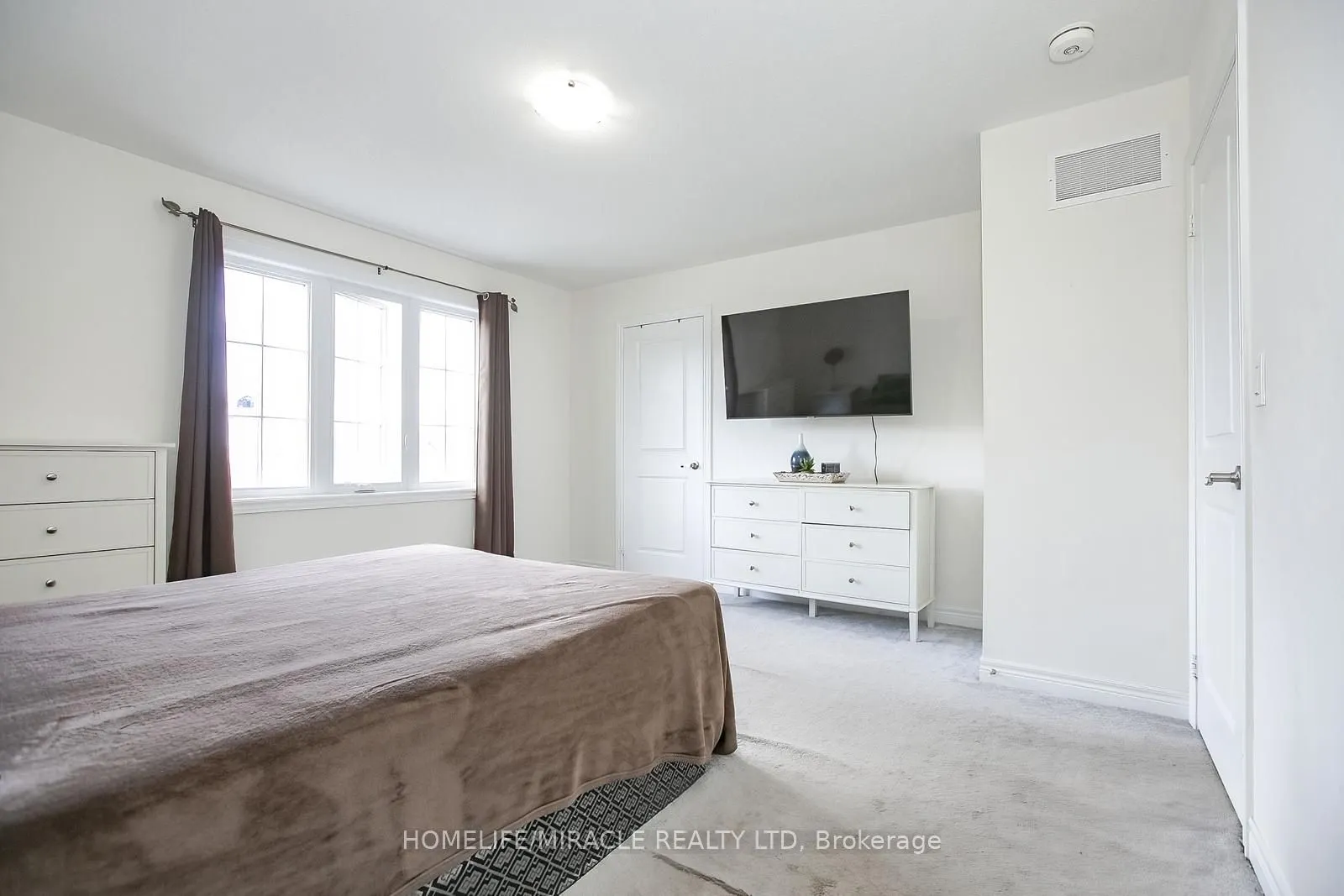 131 Kingsmere Crescent