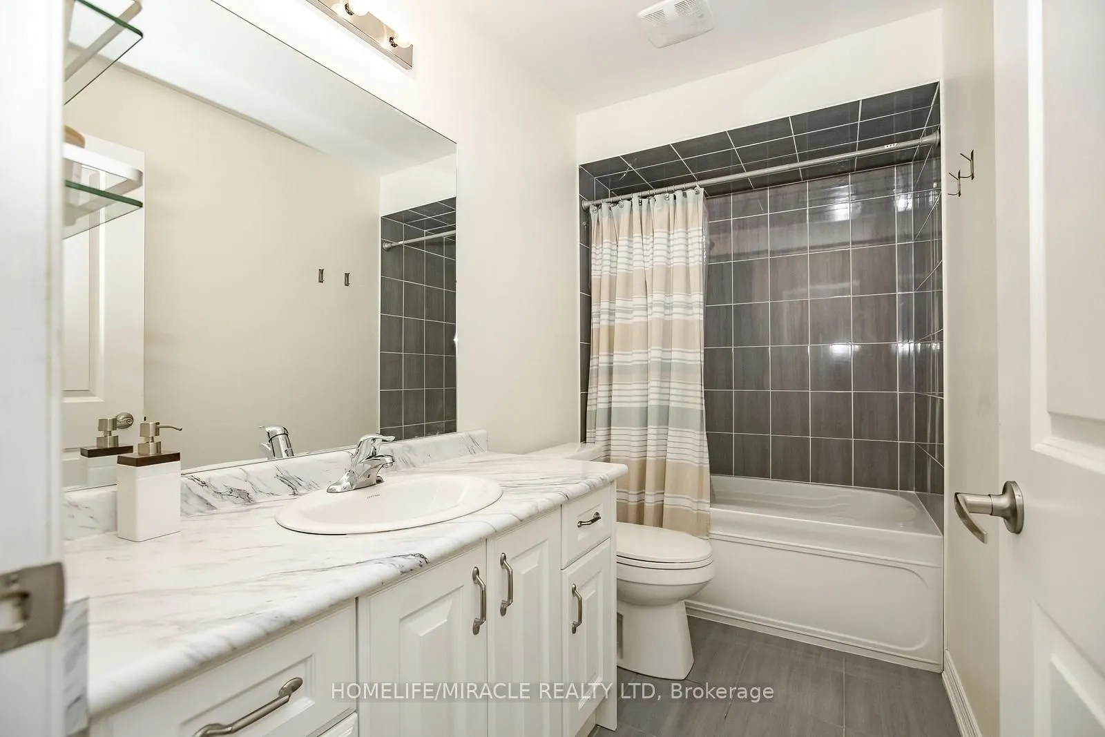 131 Kingsmere Crescent