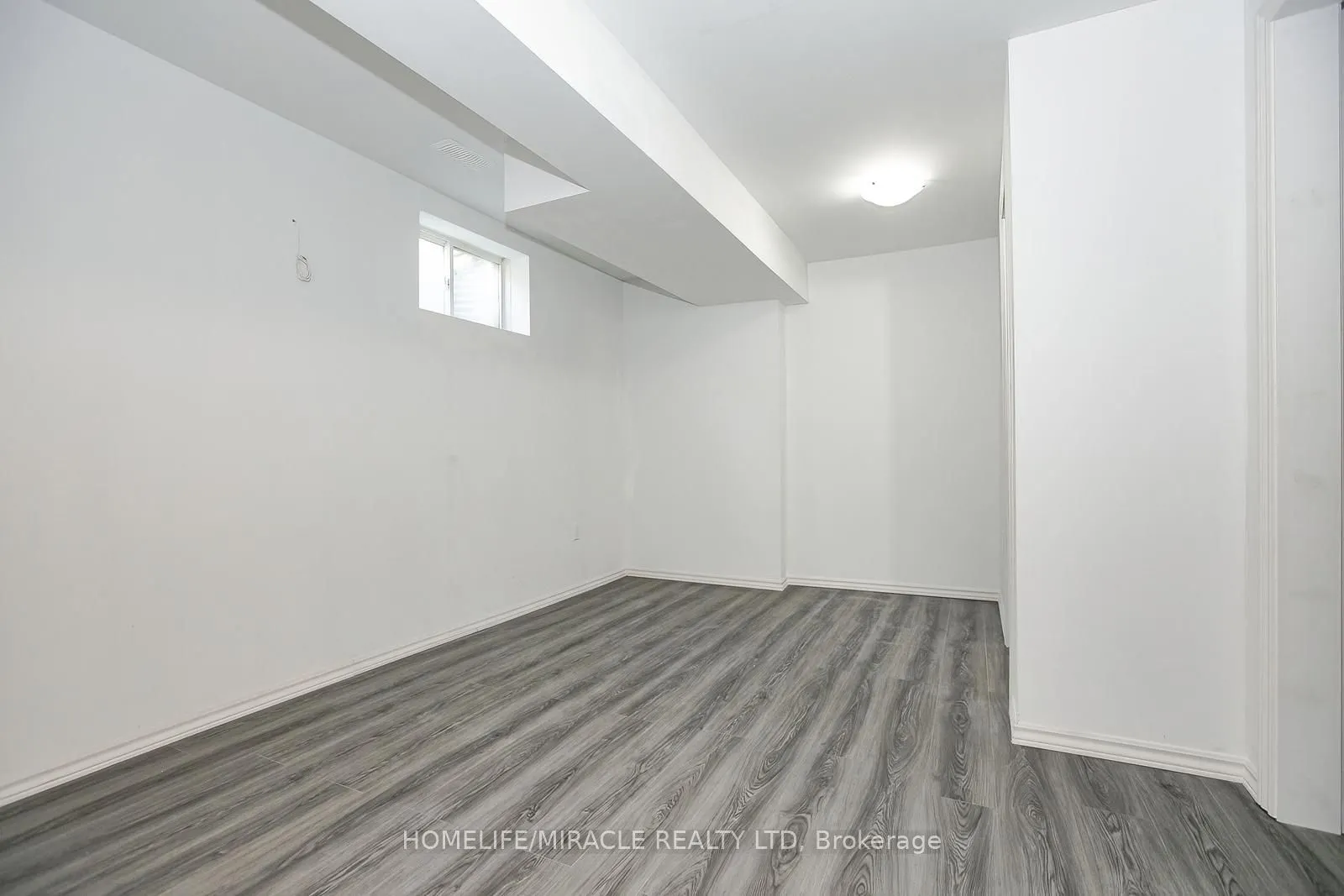 131 Kingsmere Crescent