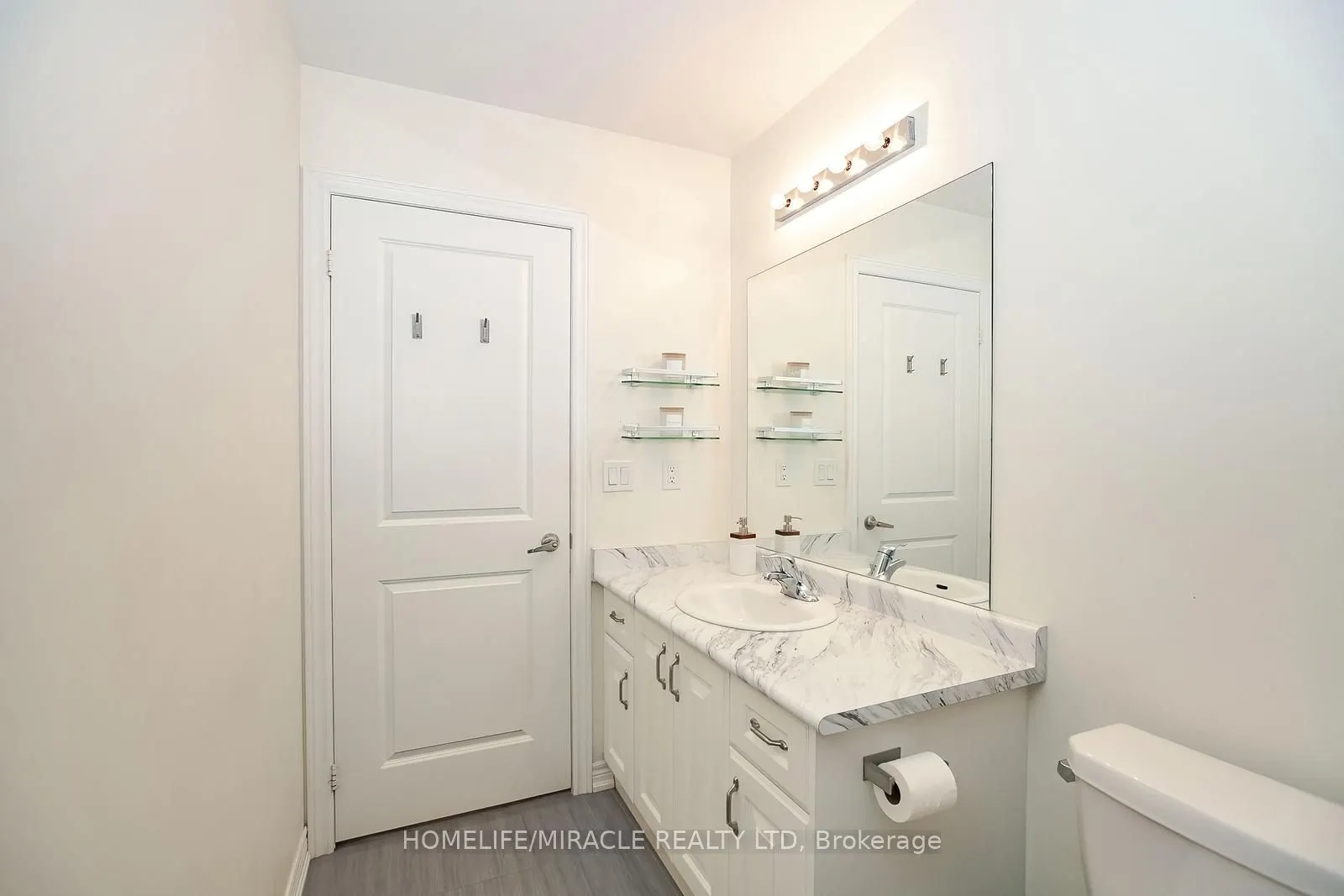 131 Kingsmere Crescent