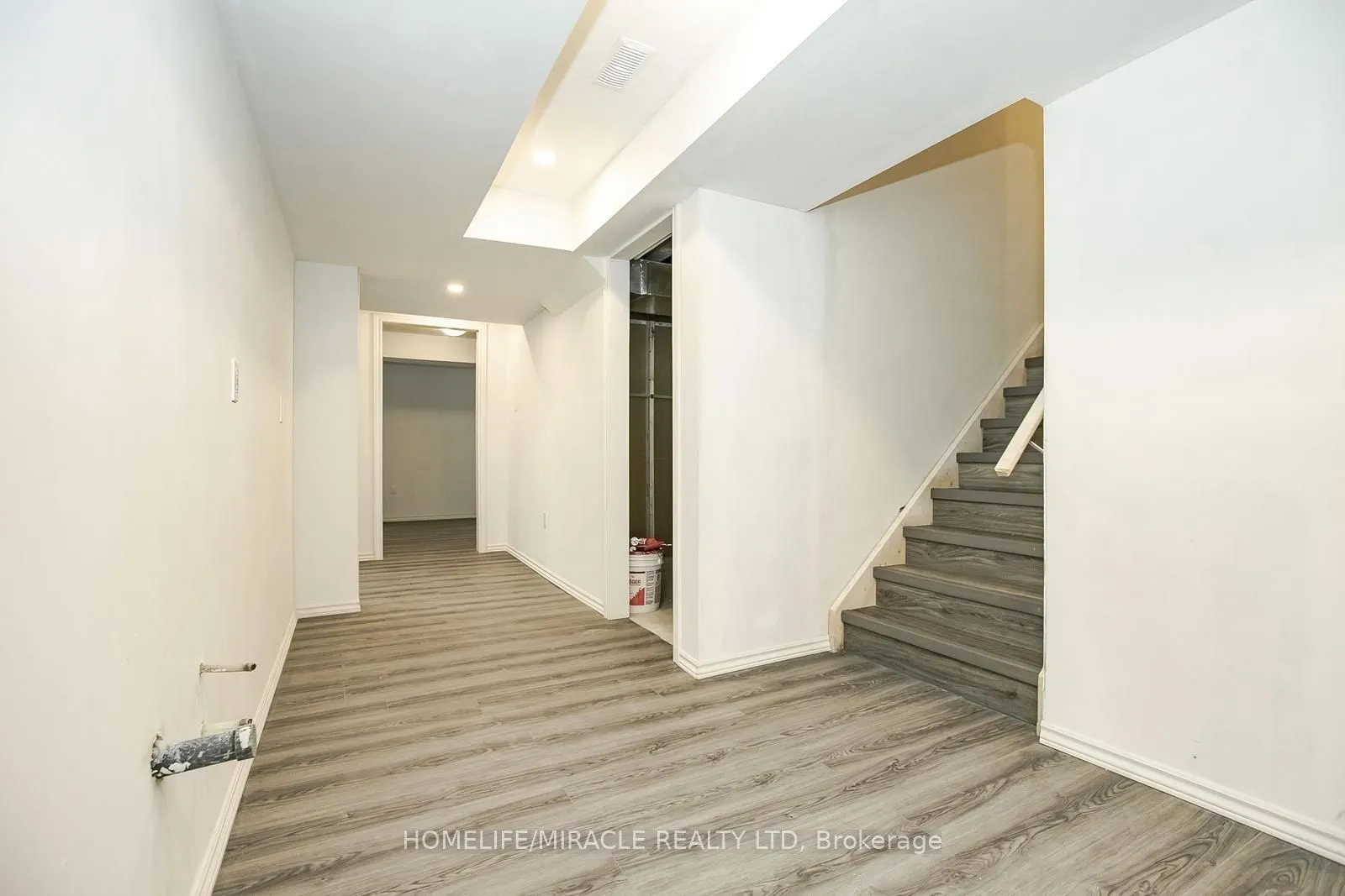 131 Kingsmere Crescent