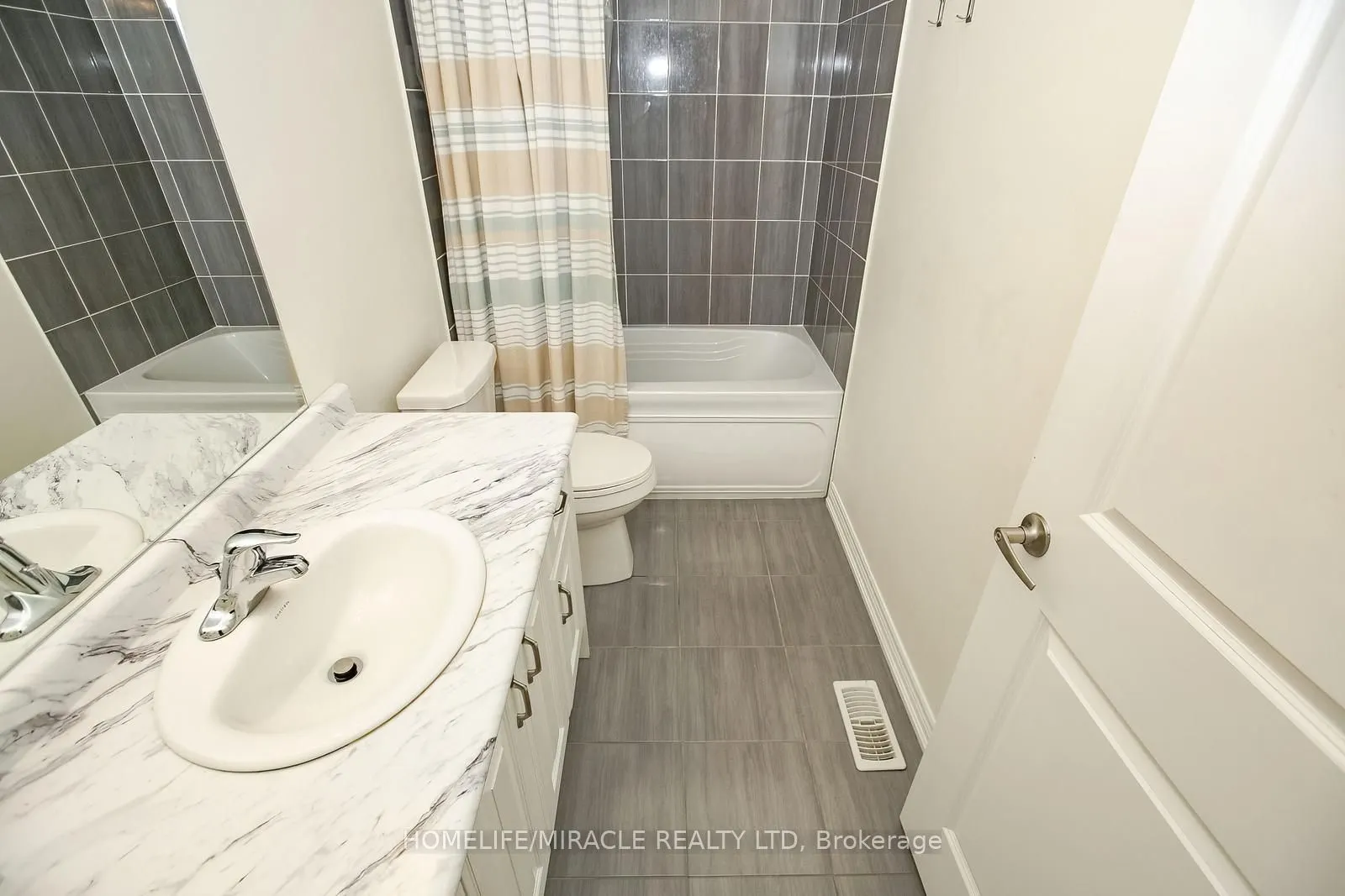 131 Kingsmere Crescent
