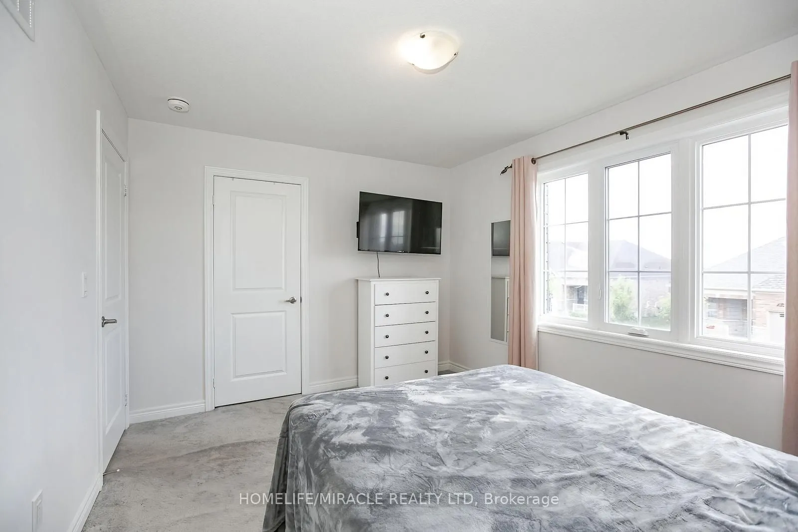 131 Kingsmere Crescent