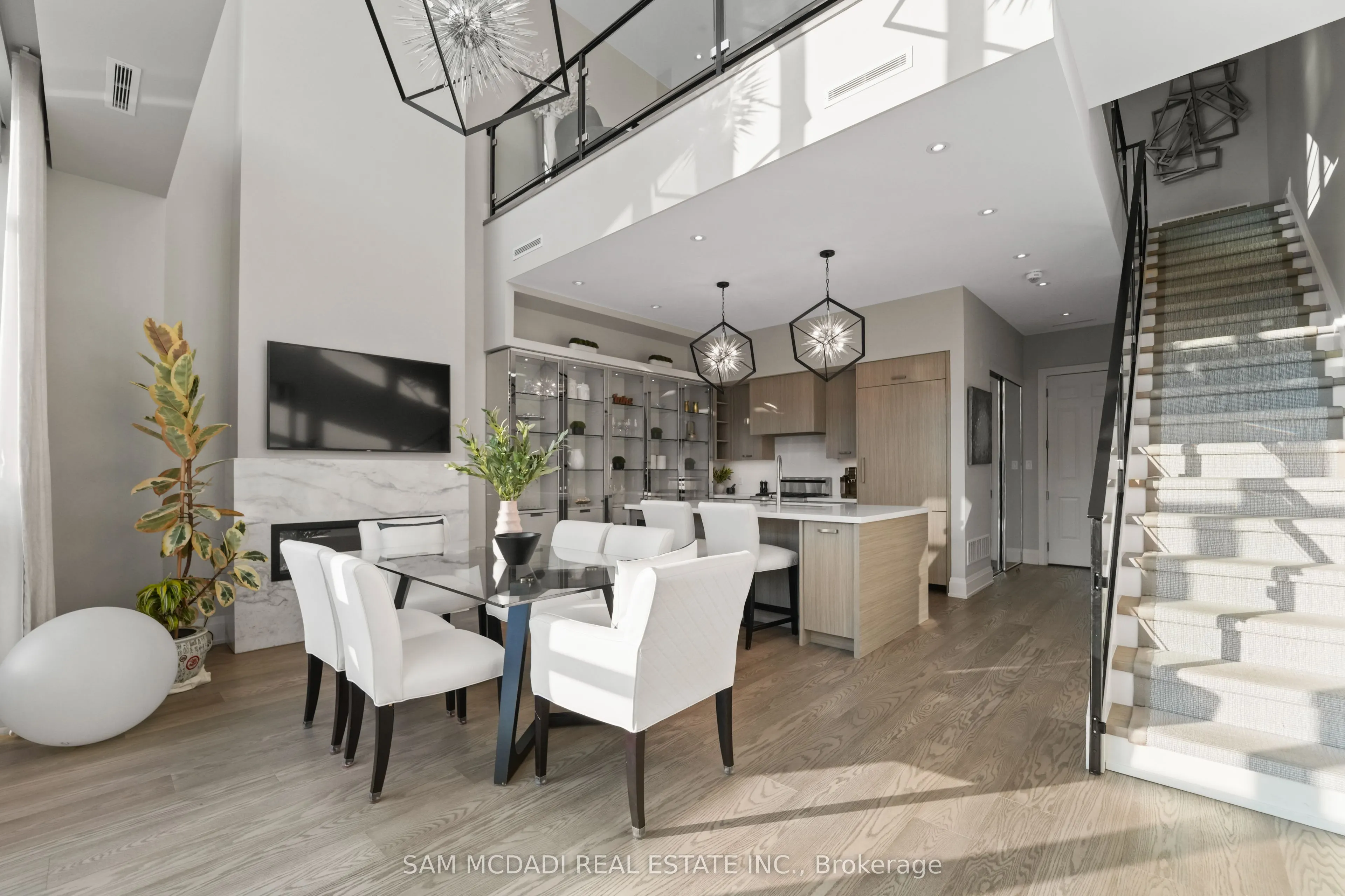 3772 Mangusta Court