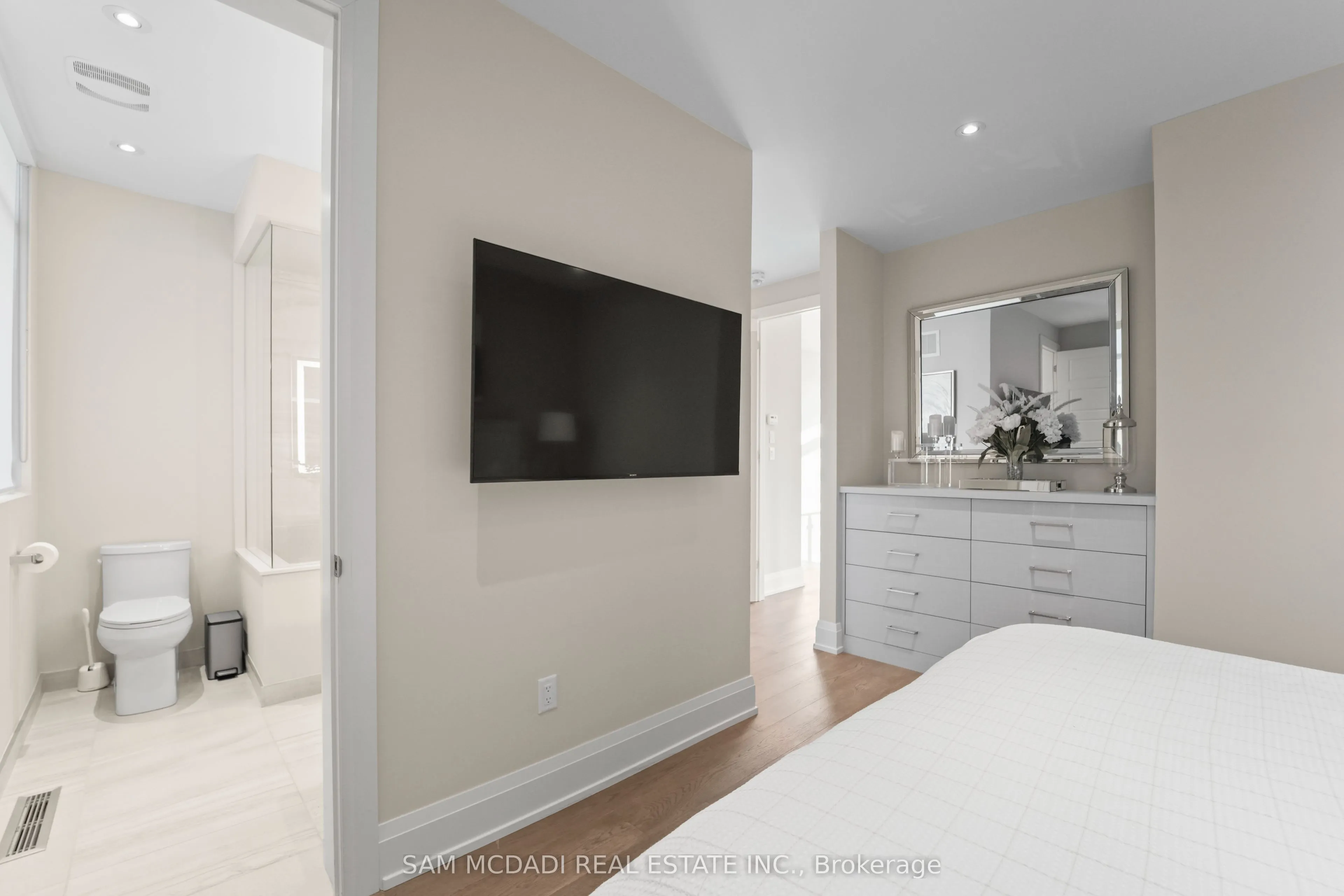 3772 Mangusta Court