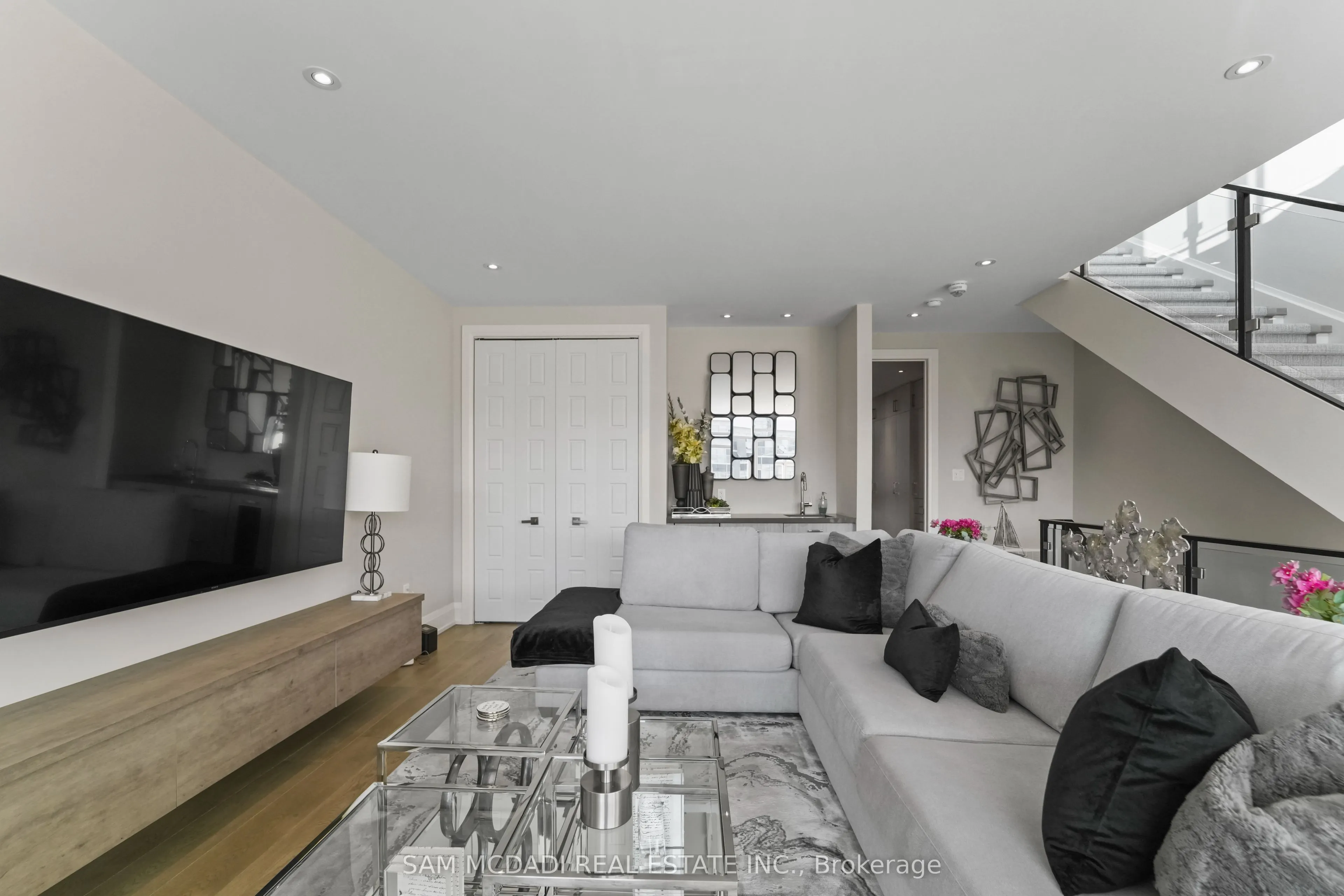 3772 Mangusta Court