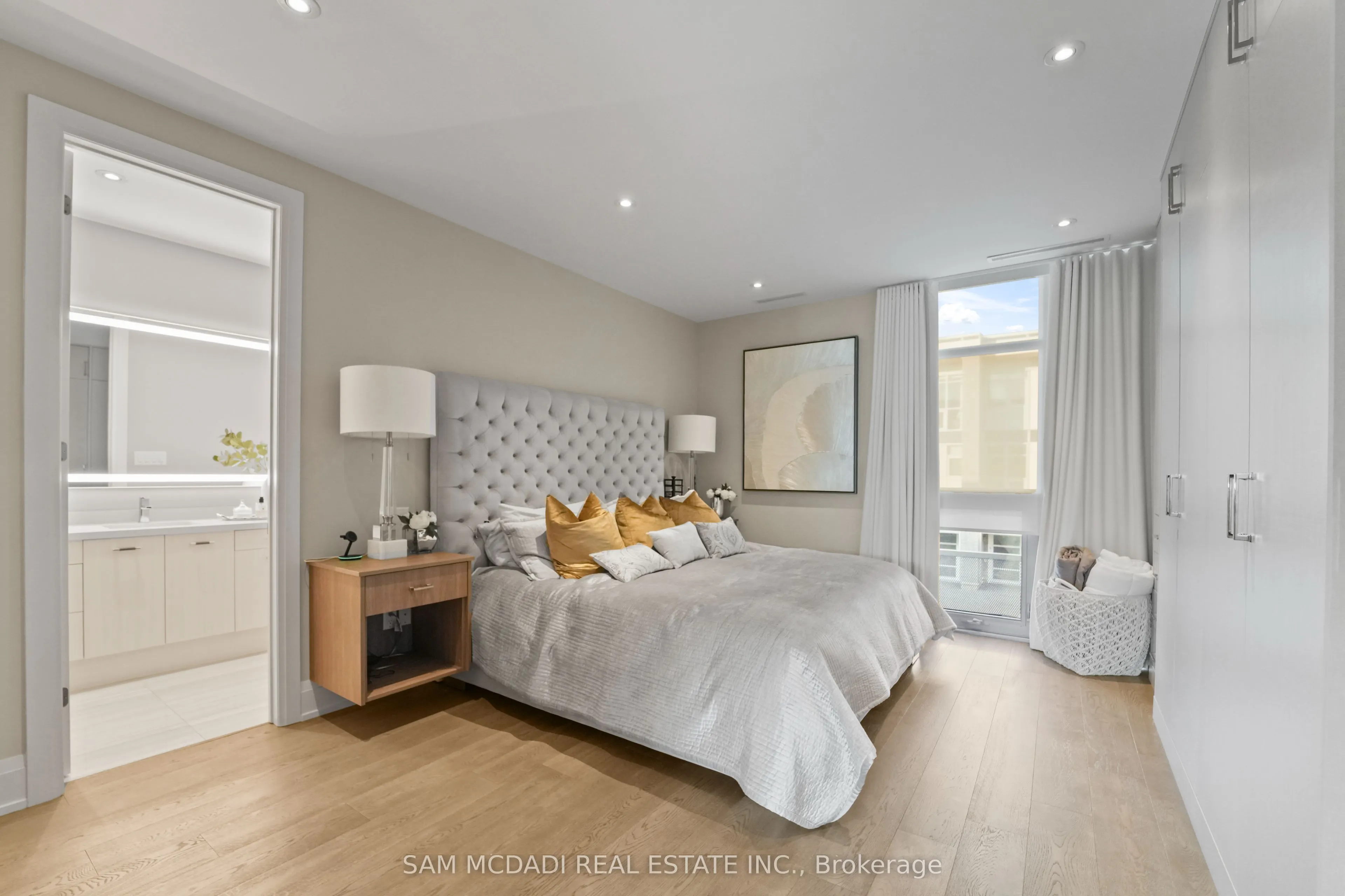 3772 Mangusta Court