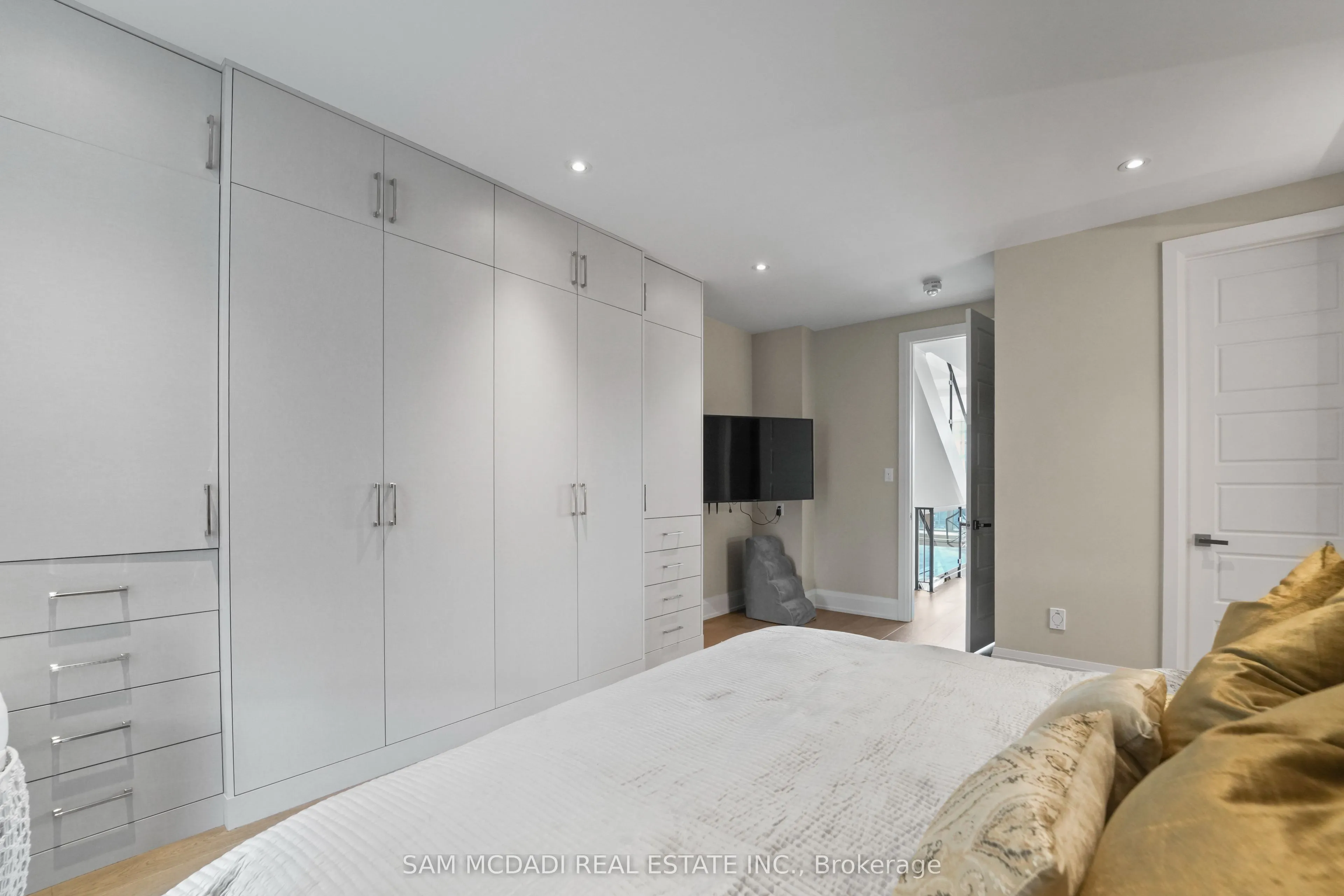 3772 Mangusta Court