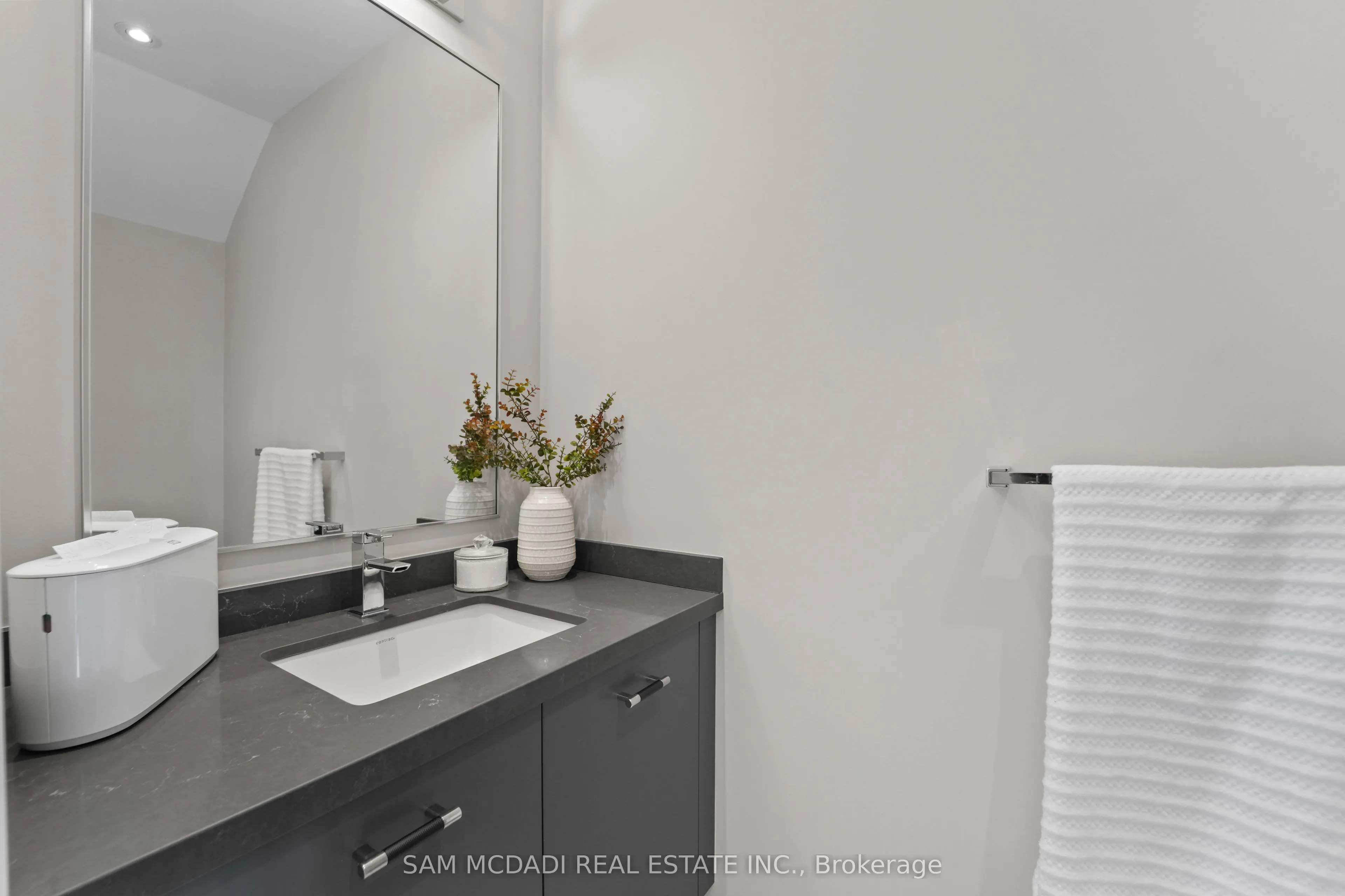 3772 Mangusta Court