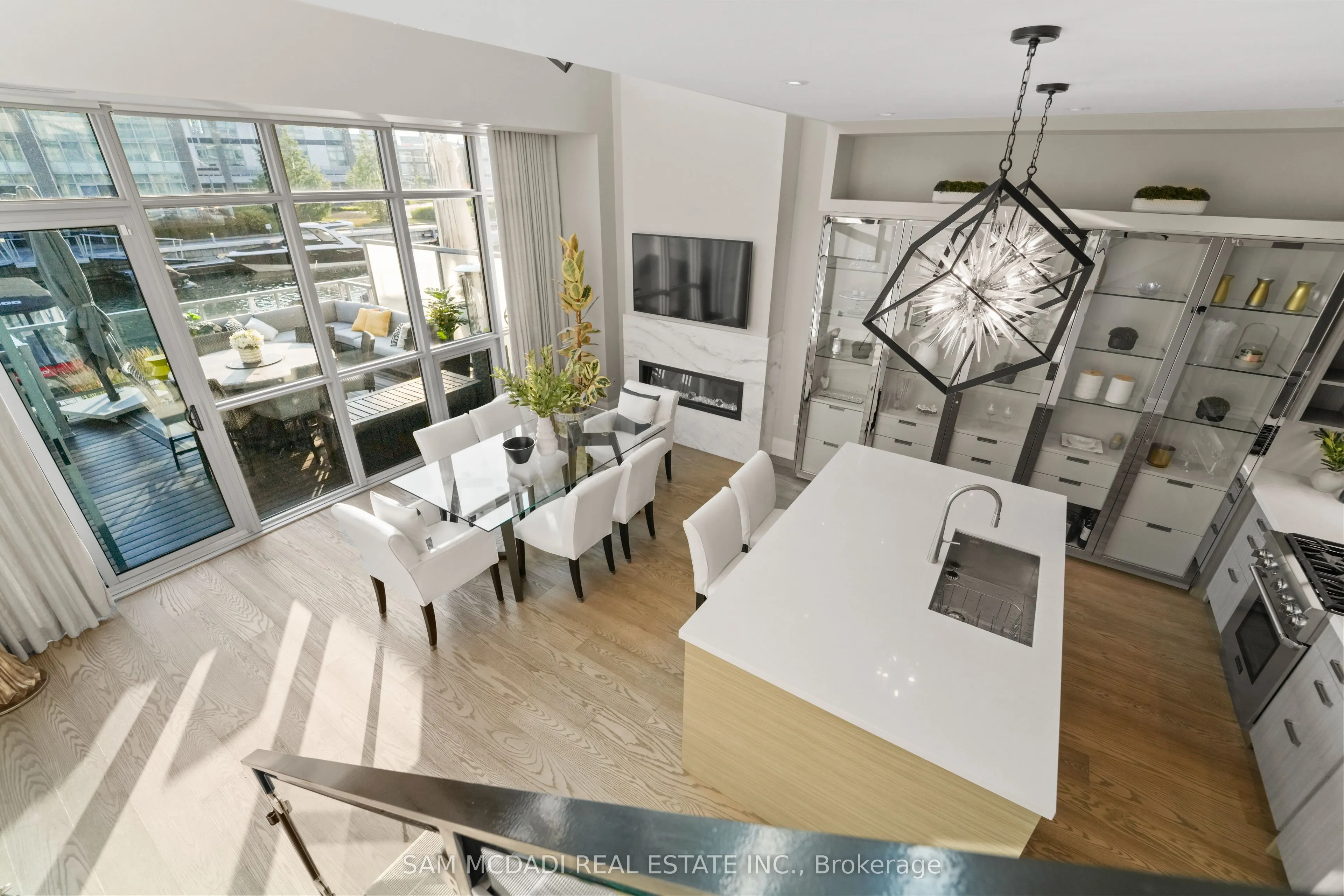 3772 Mangusta Court
