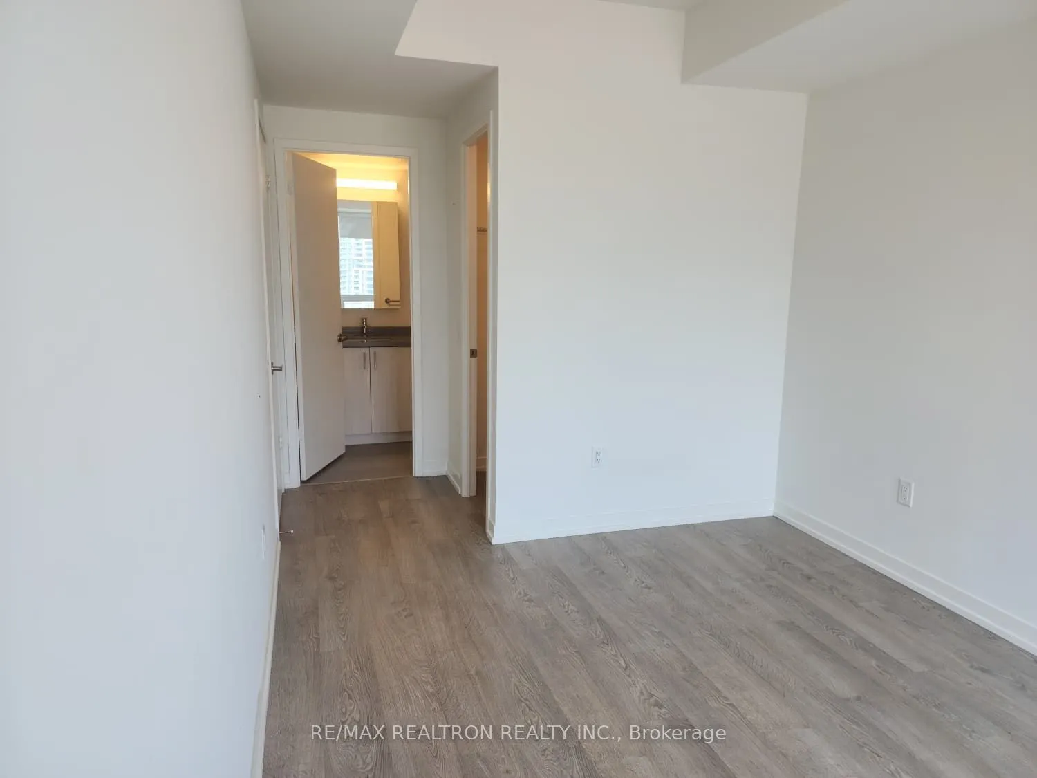 8868 Yonge Street, #1205E