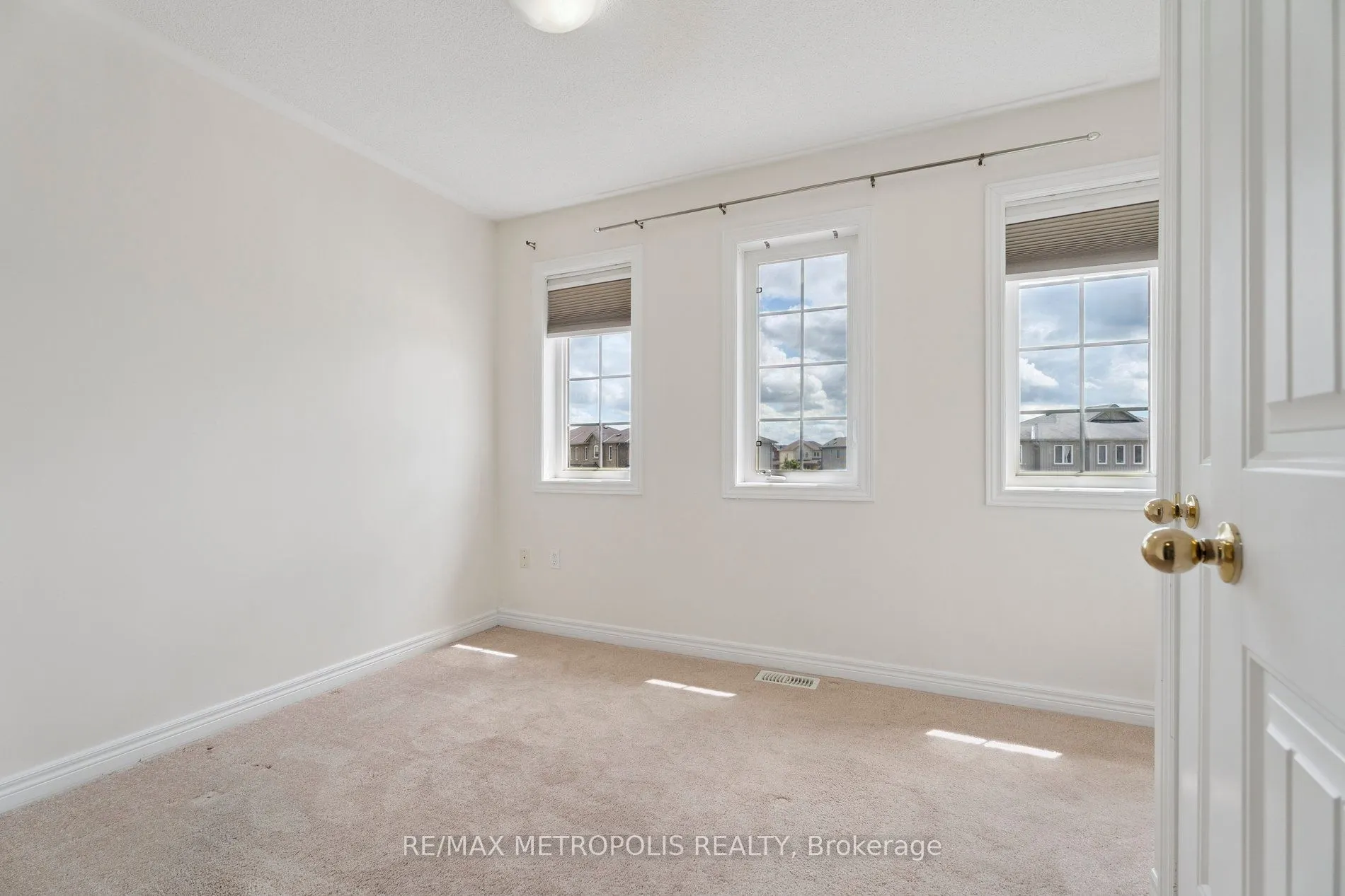22 Admiral Crescent