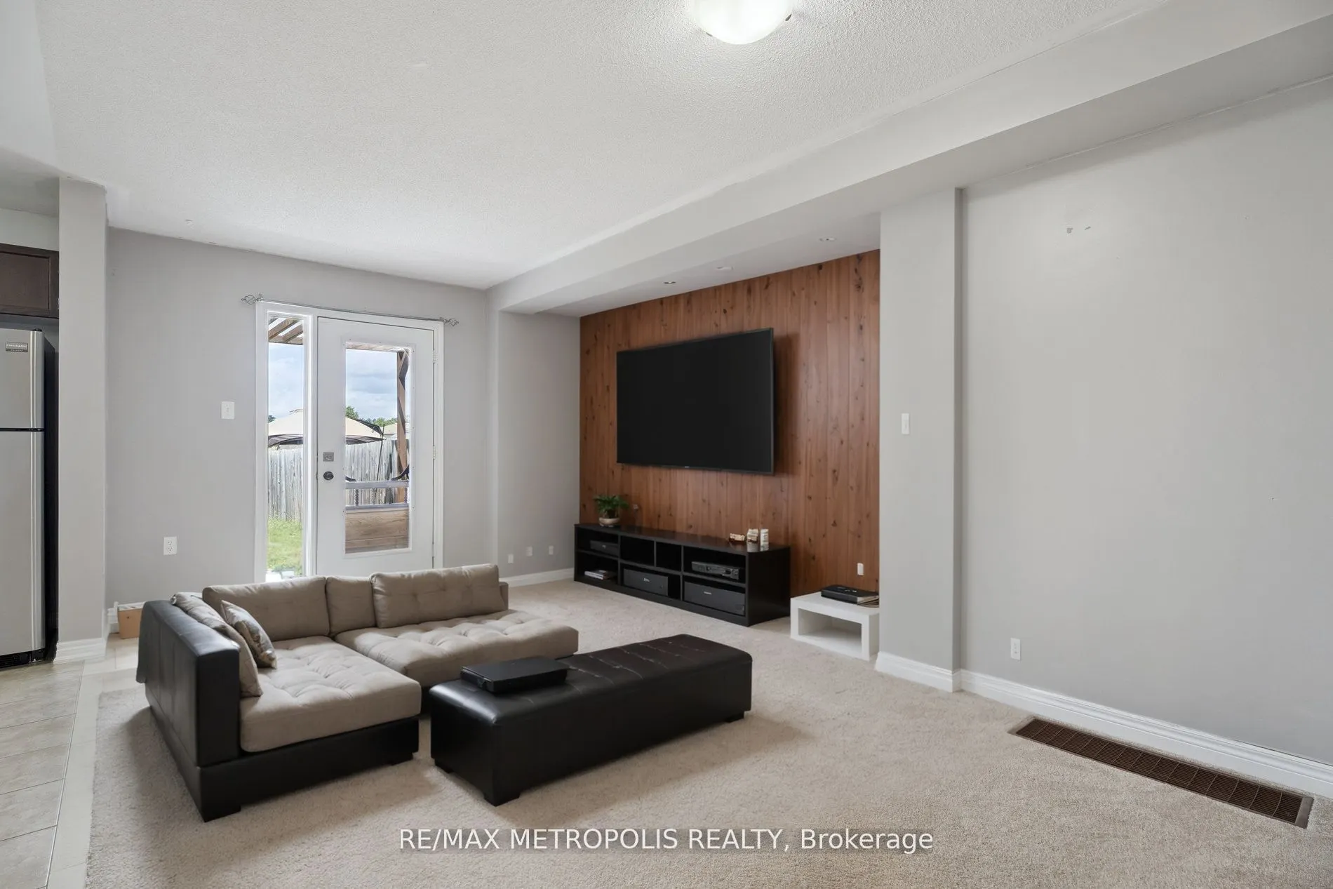 22 Admiral Crescent