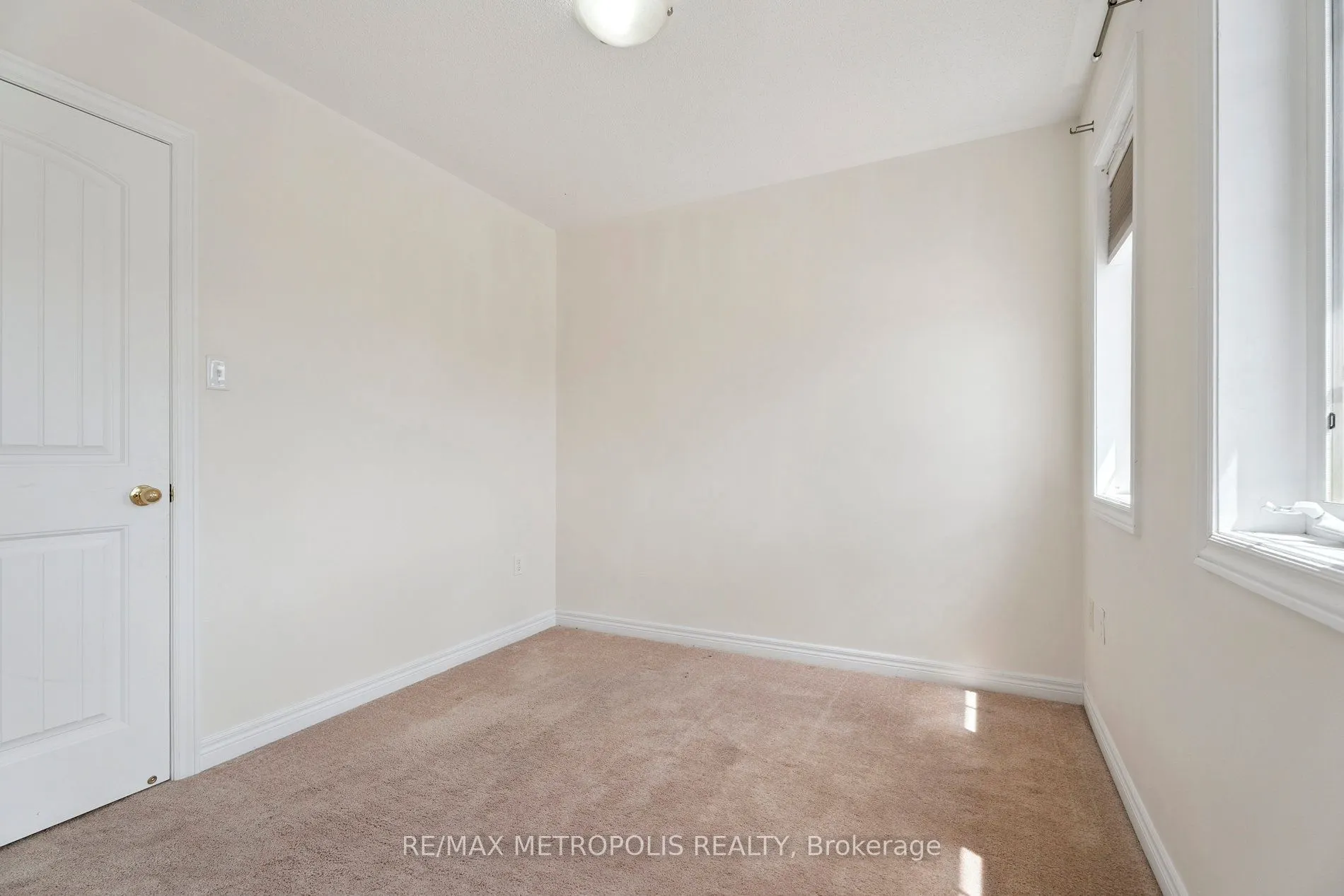 22 Admiral Crescent