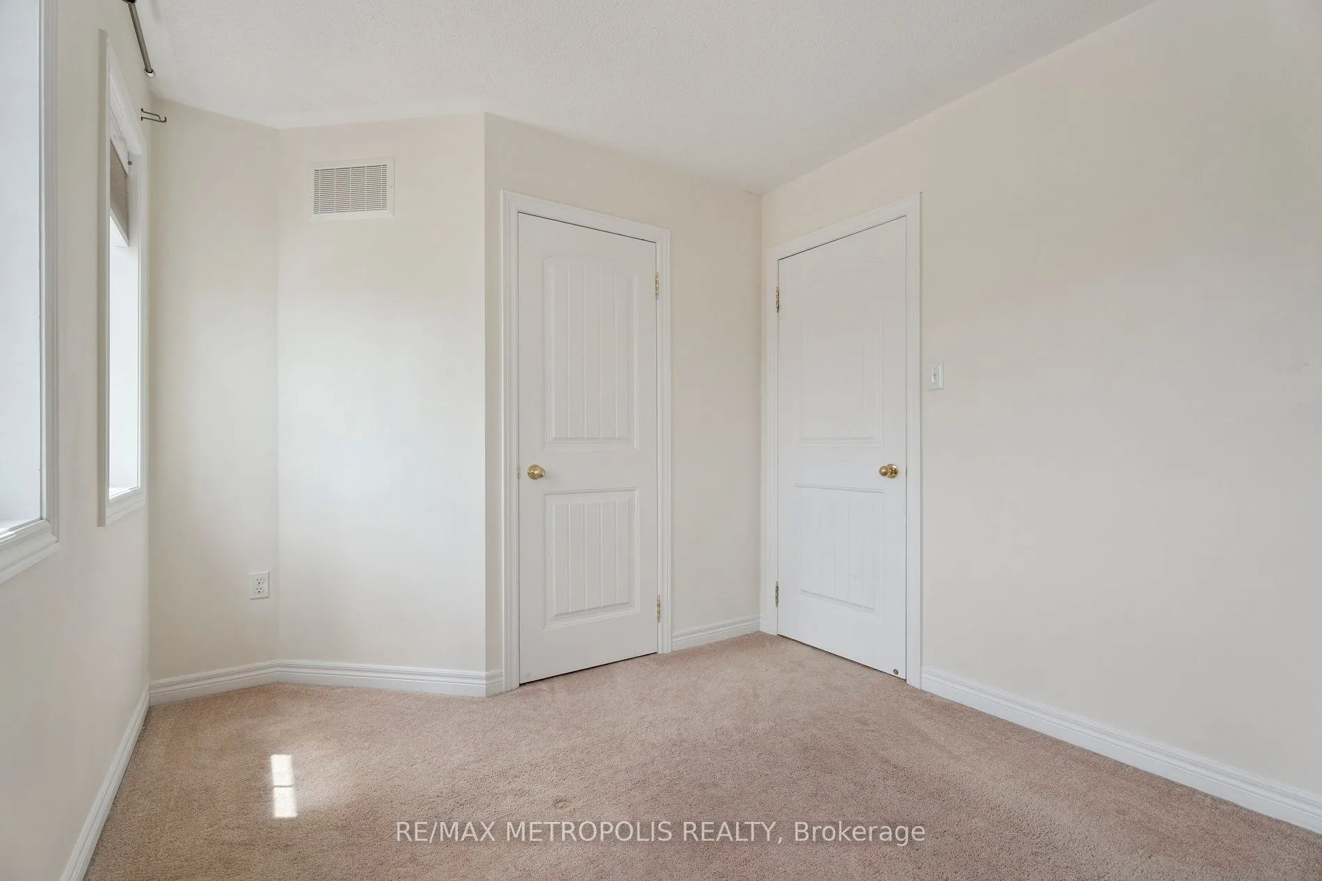 22 Admiral Crescent
