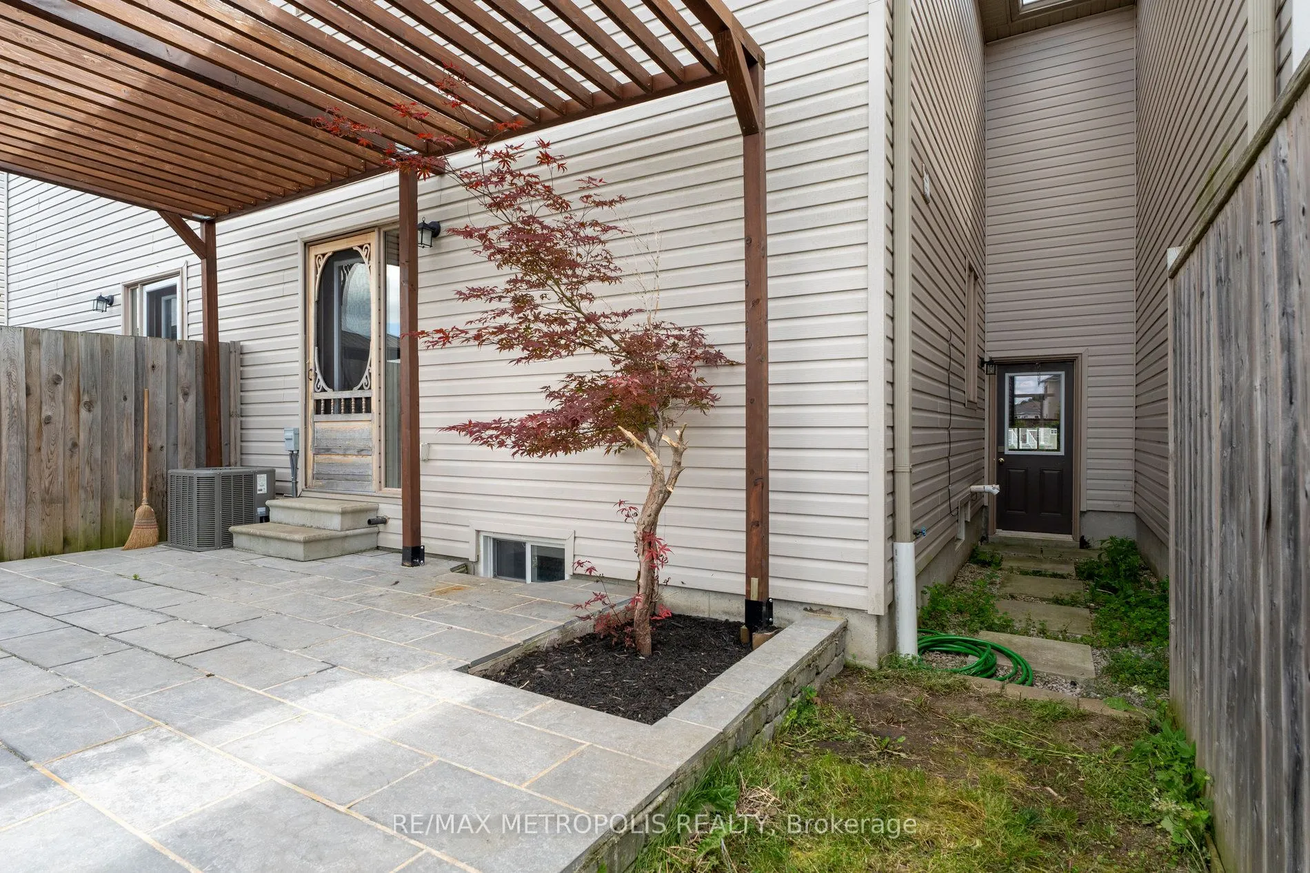 22 Admiral Crescent