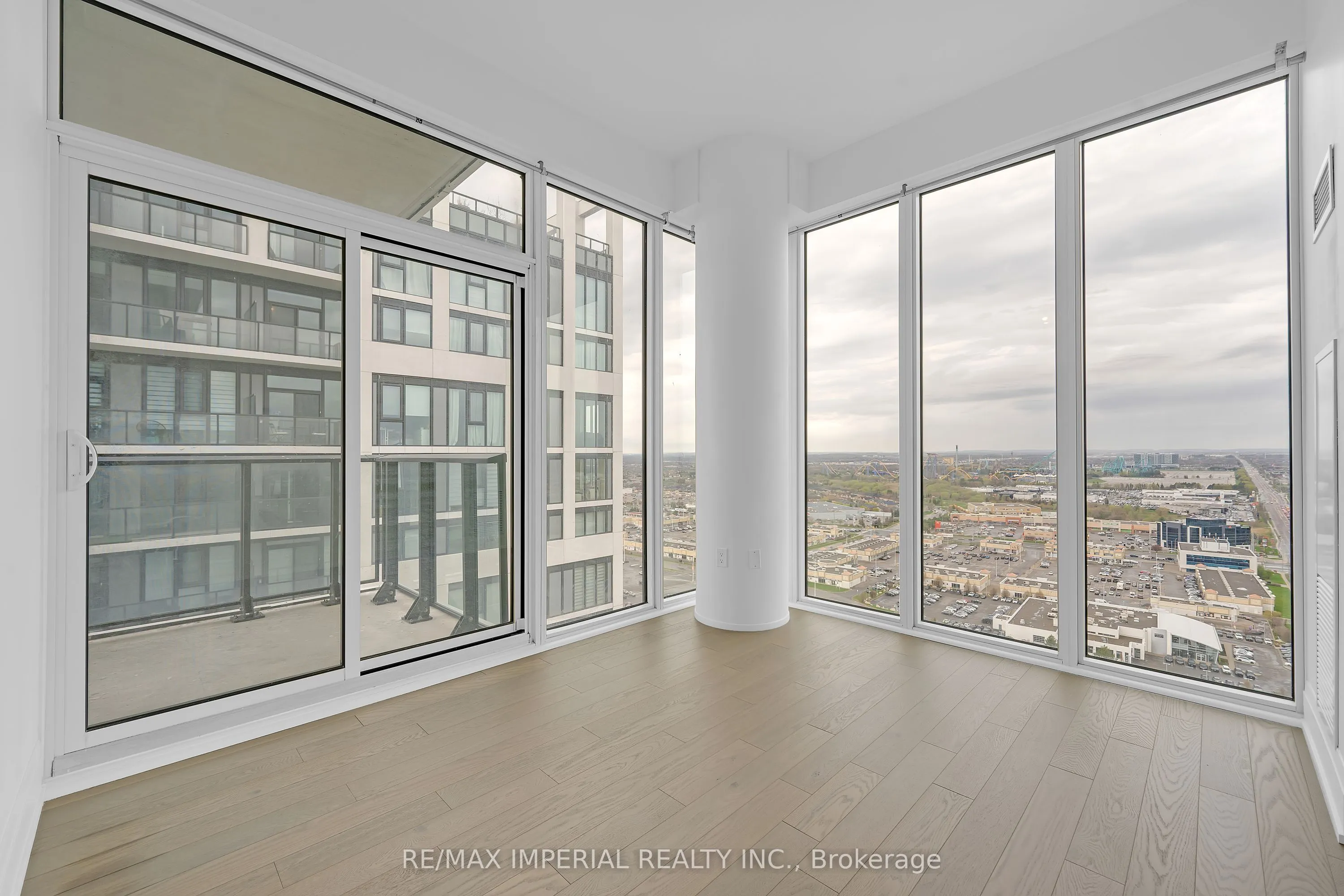 9000 Jane Street, #PH106