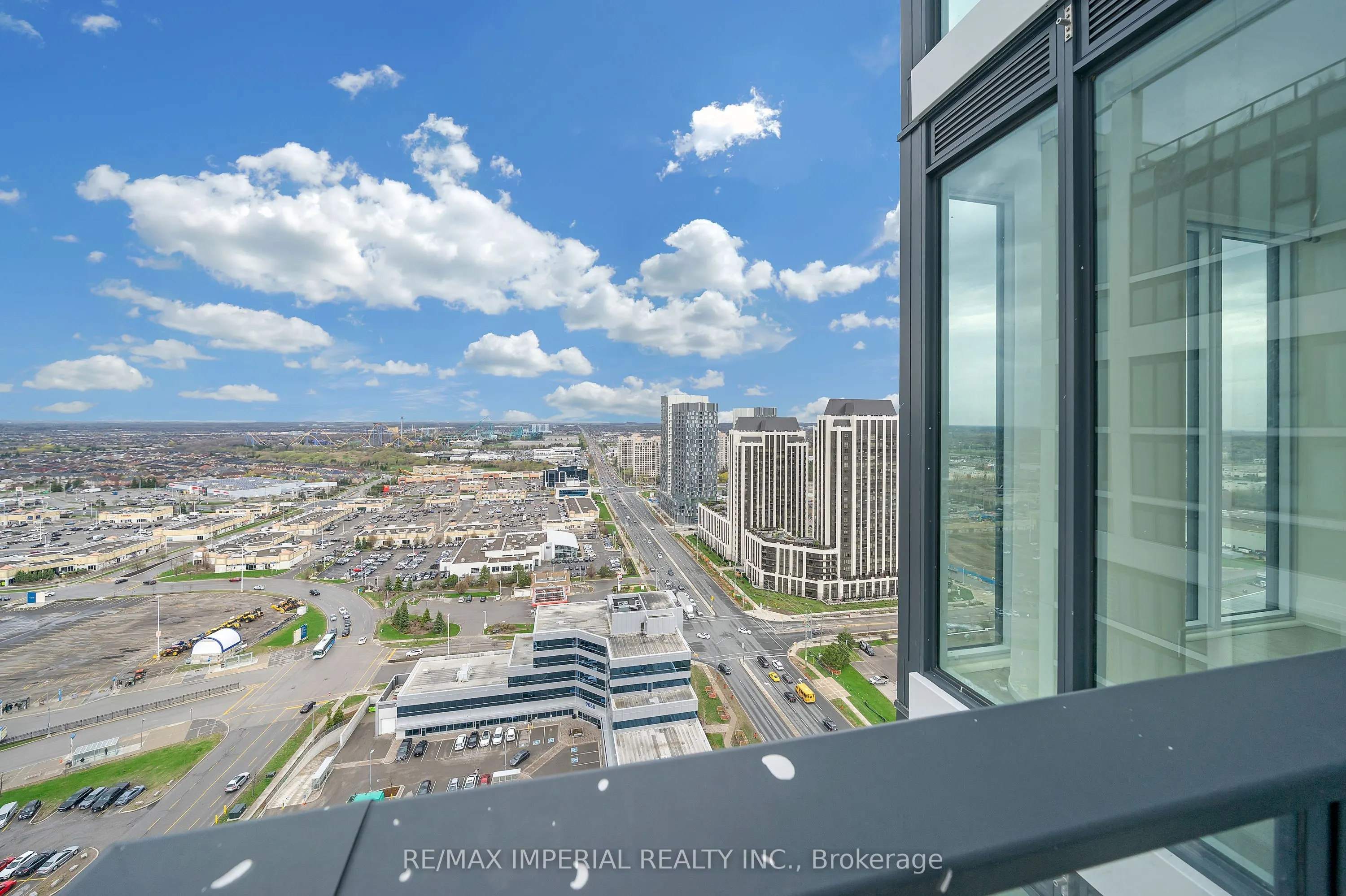 9000 Jane Street, #PH106