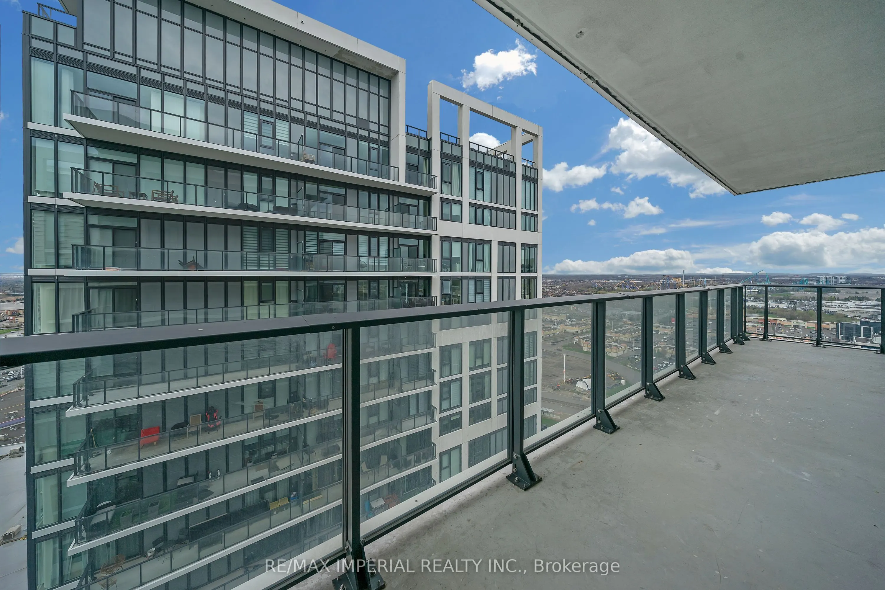 9000 Jane Street, #PH106