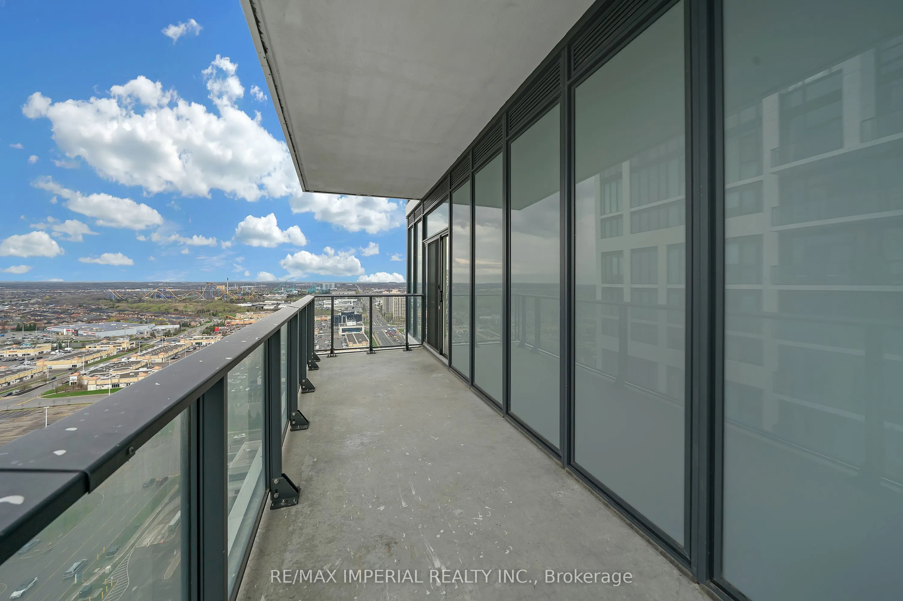 9000 Jane Street, #PH106