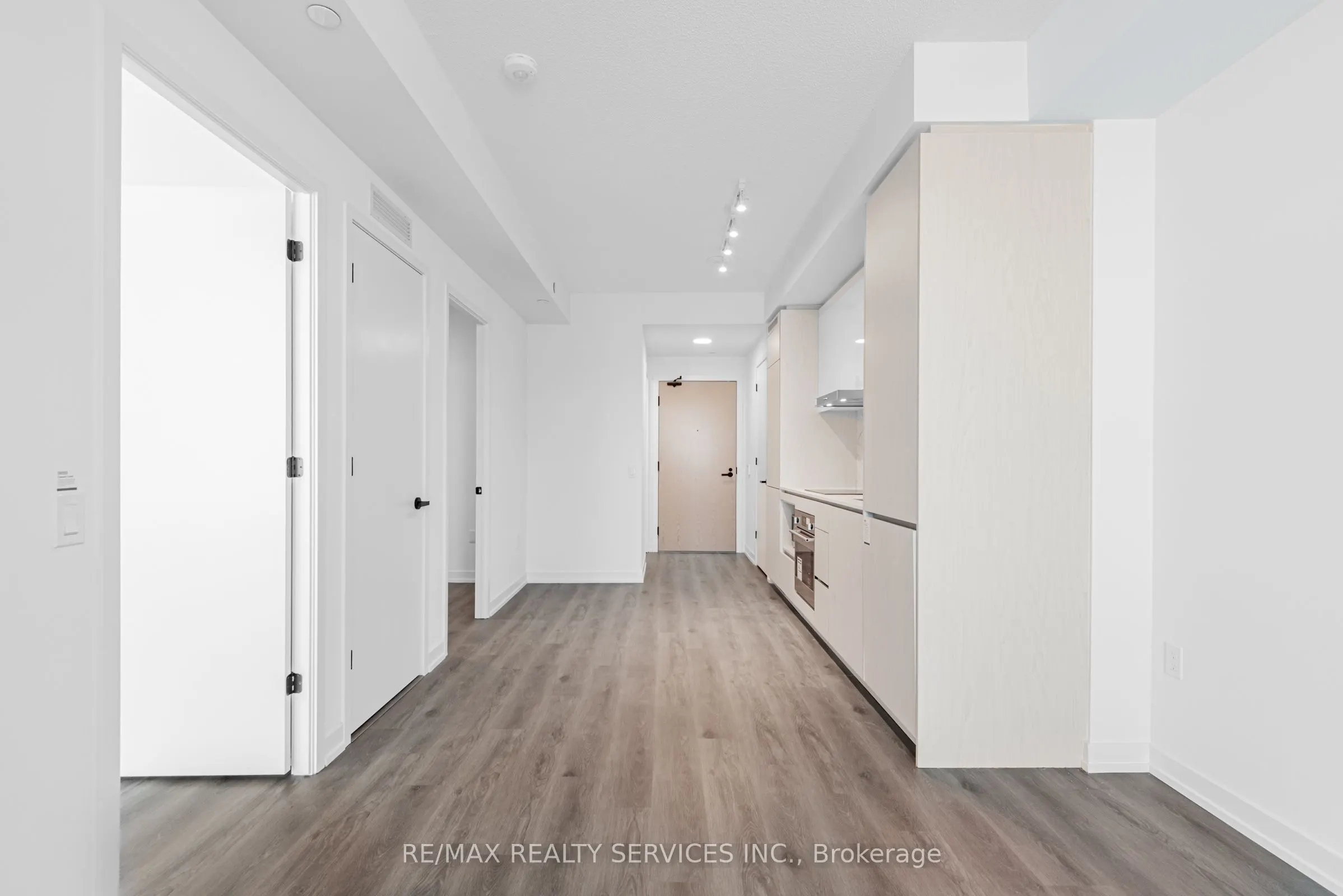 28 Interchange Way, #2009
