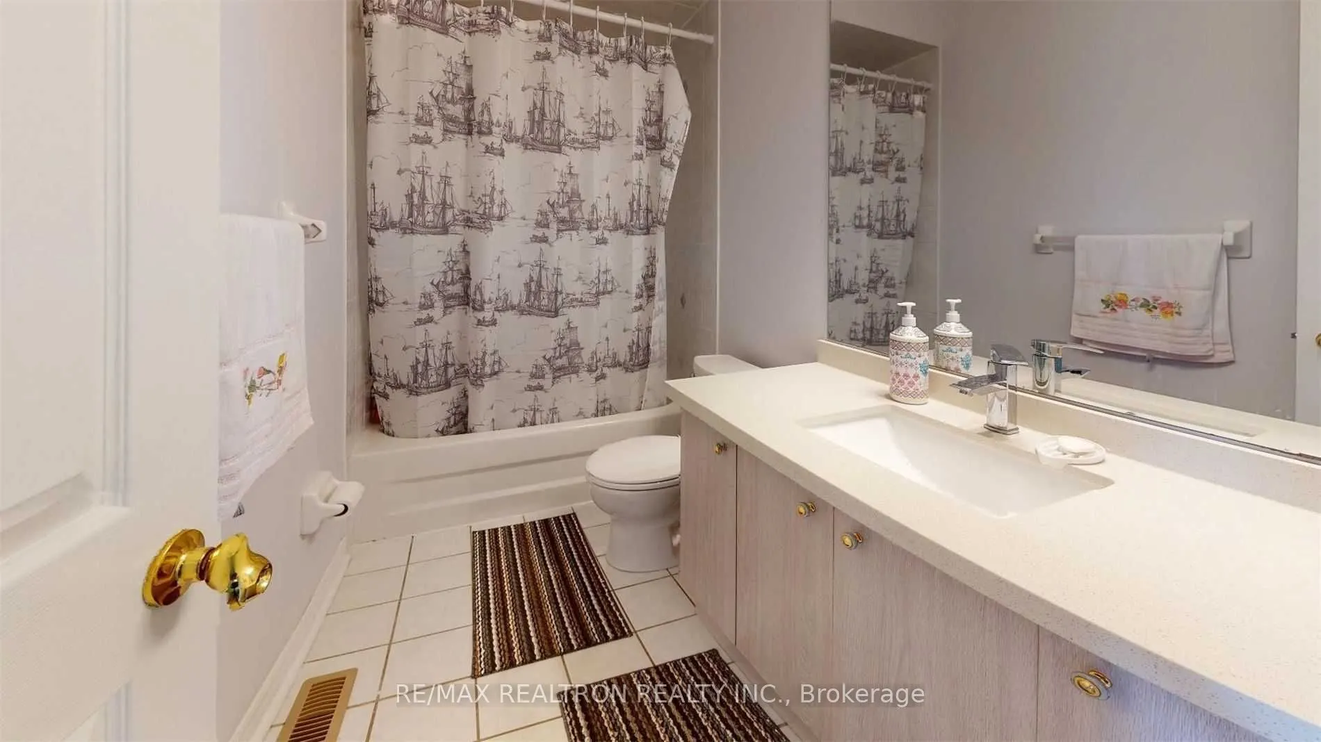 102 Royal Chapin Crescent